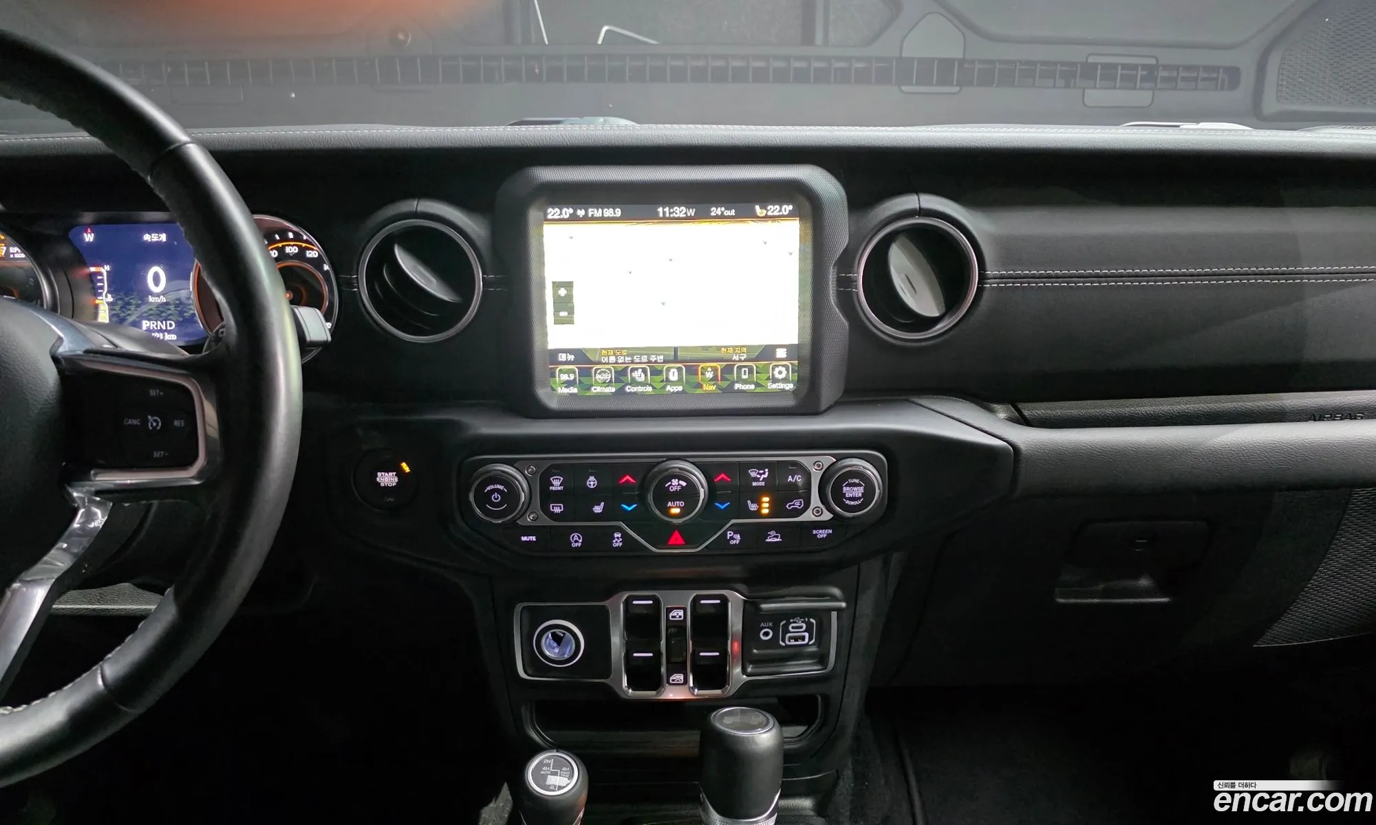 Jeep Wrangler 2022 — 4