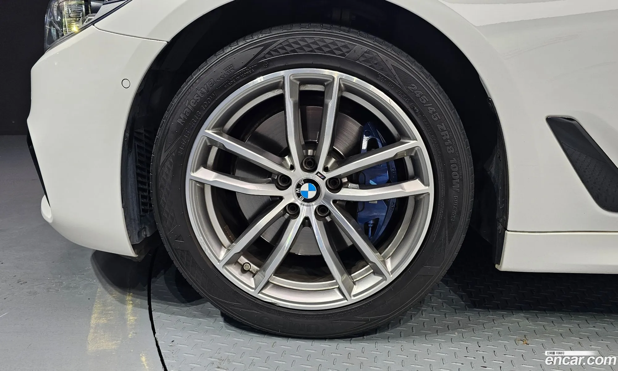 BMW 5 Series 2017 — 26