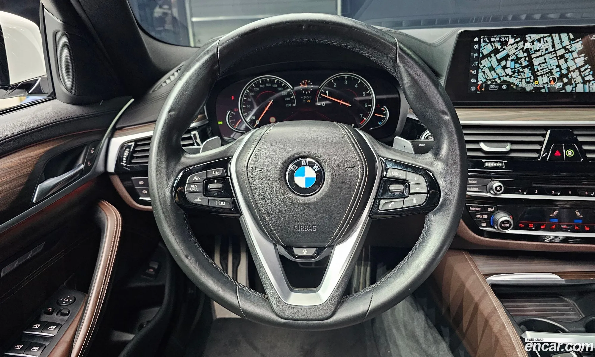 BMW 5 Series 2017 — 12