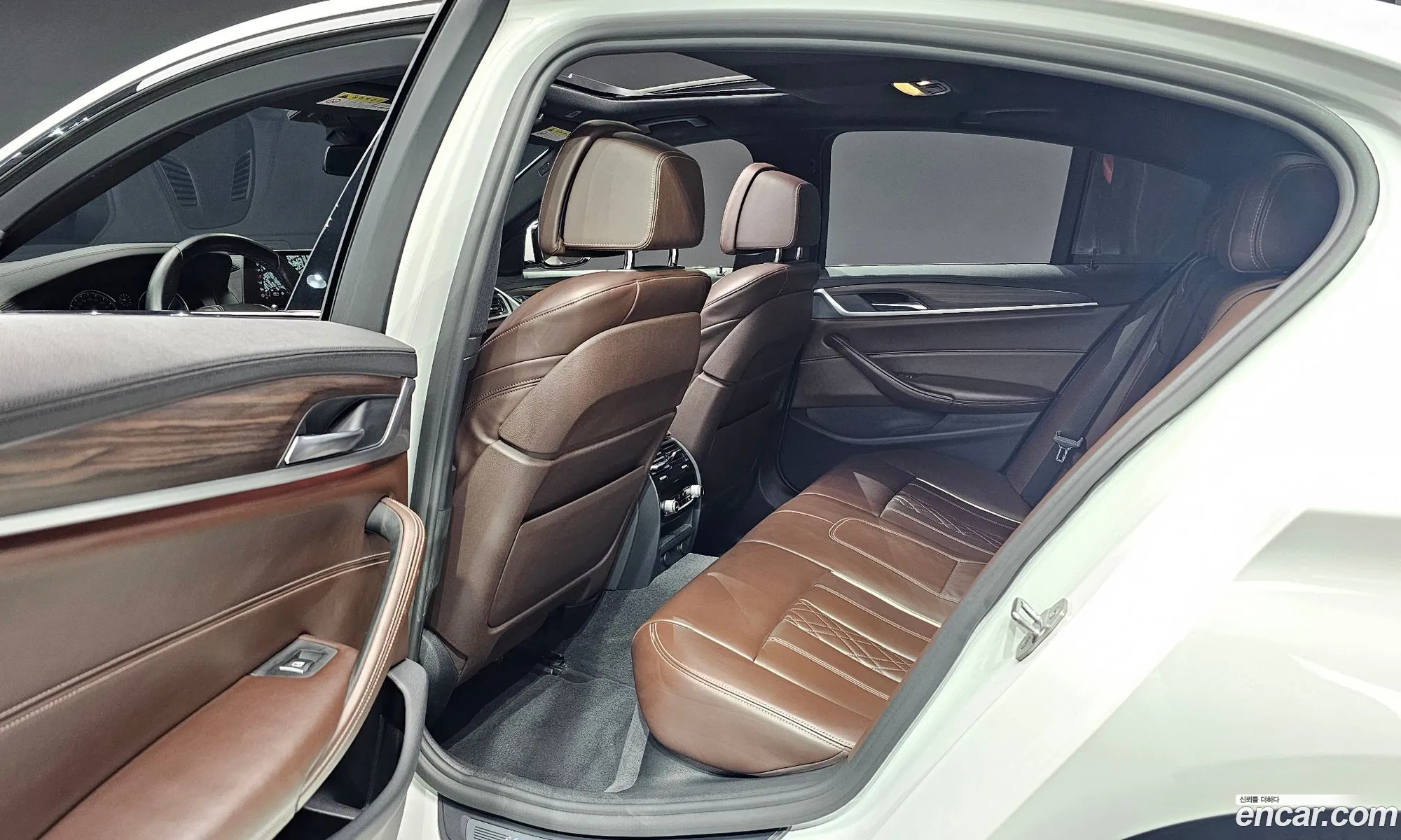 BMW 5 Series 2017 — 16