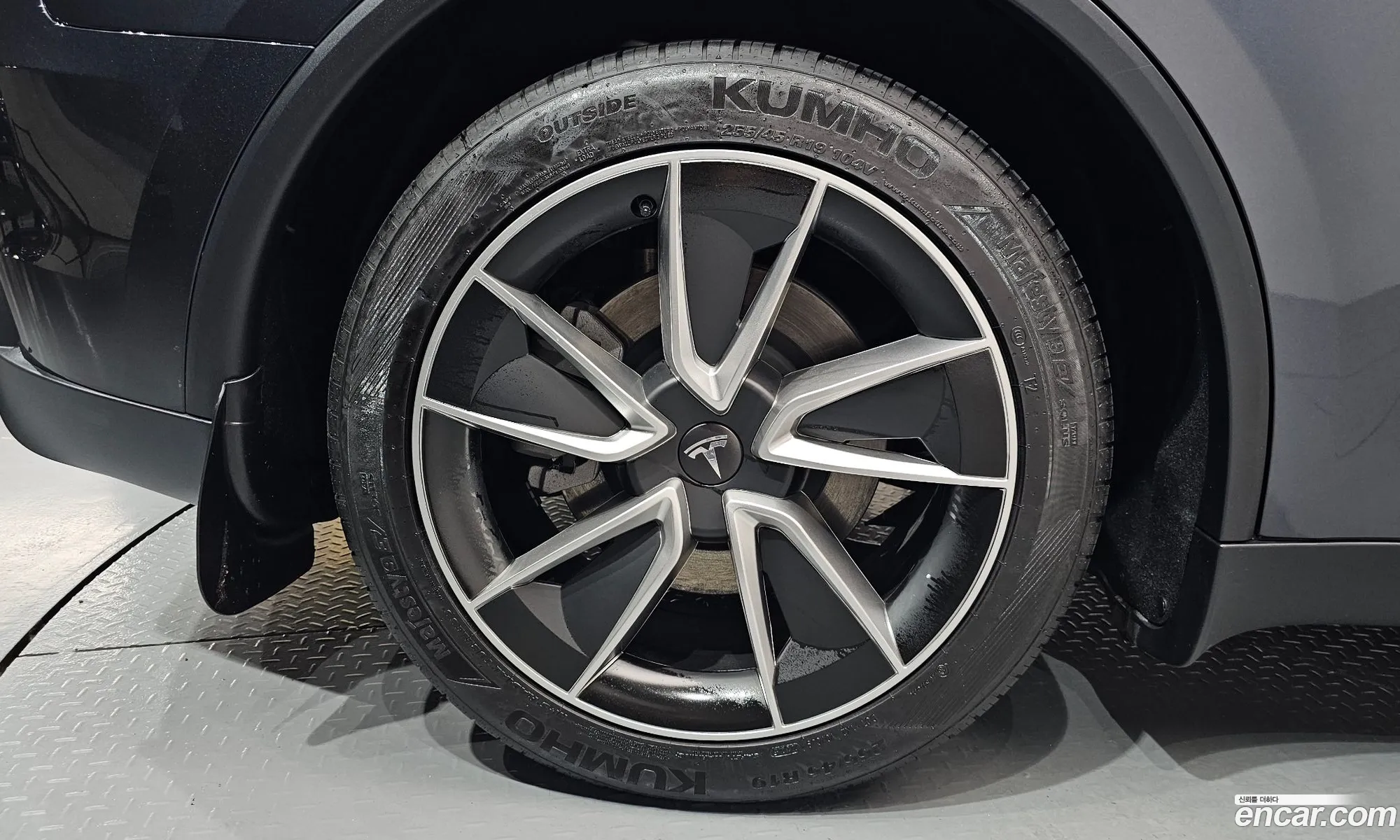 Tesla Model Y 2025 LRWYGCEK6SC202074 — 27