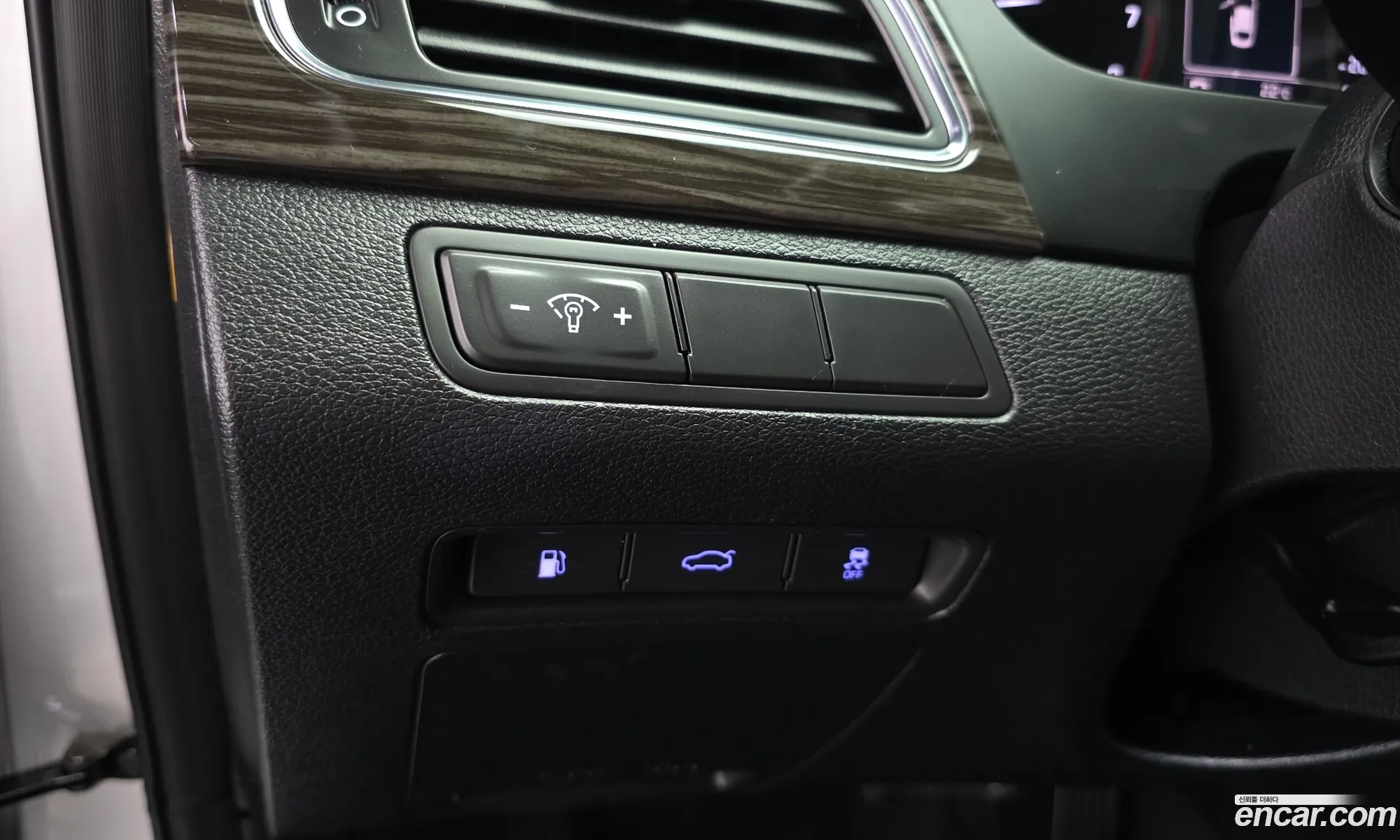 Hyundai LF Sonata 2014 — 10