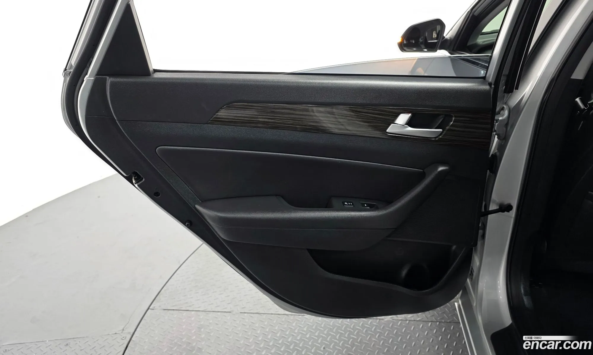 Hyundai LF Sonata 2014 — 2