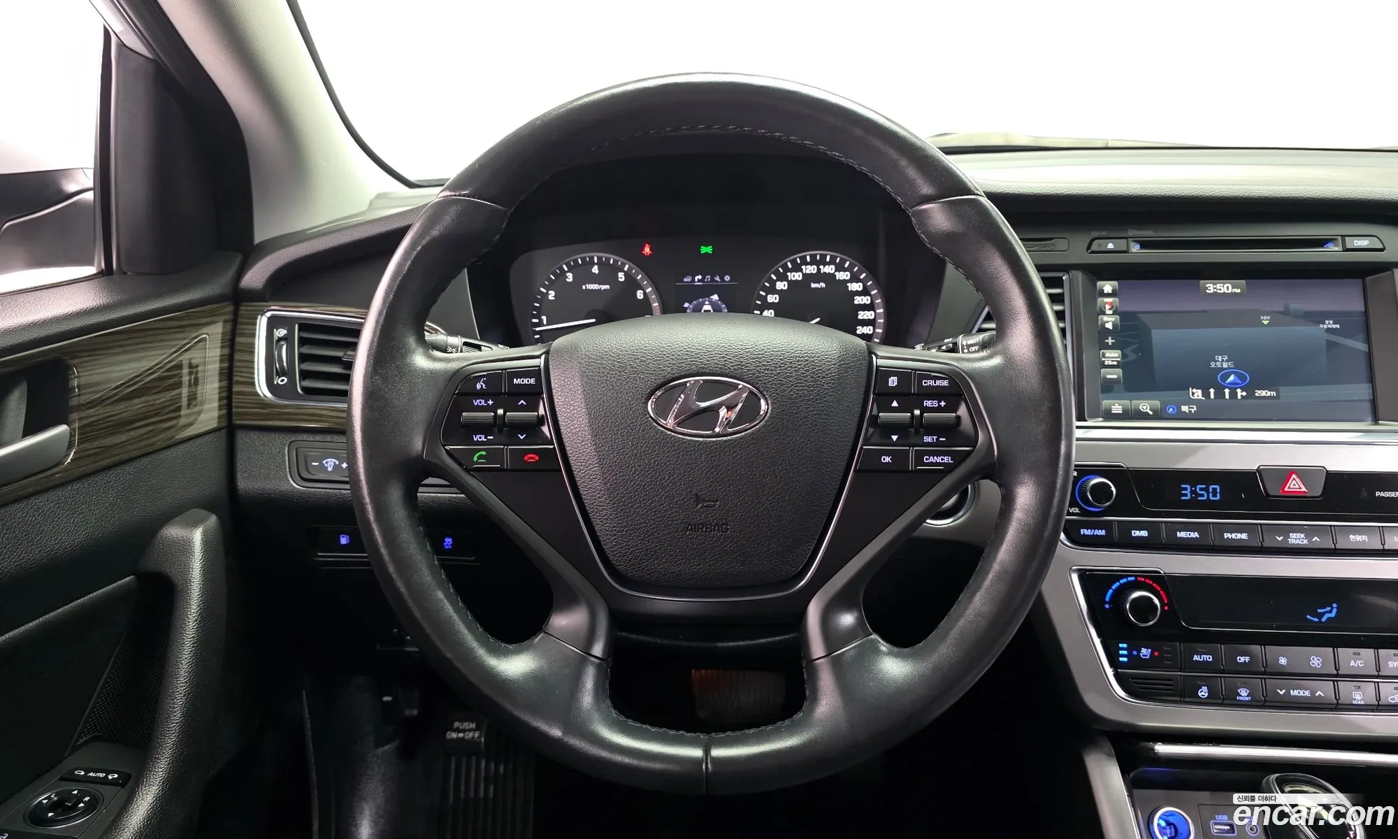 Hyundai LF Sonata 2014 — 18