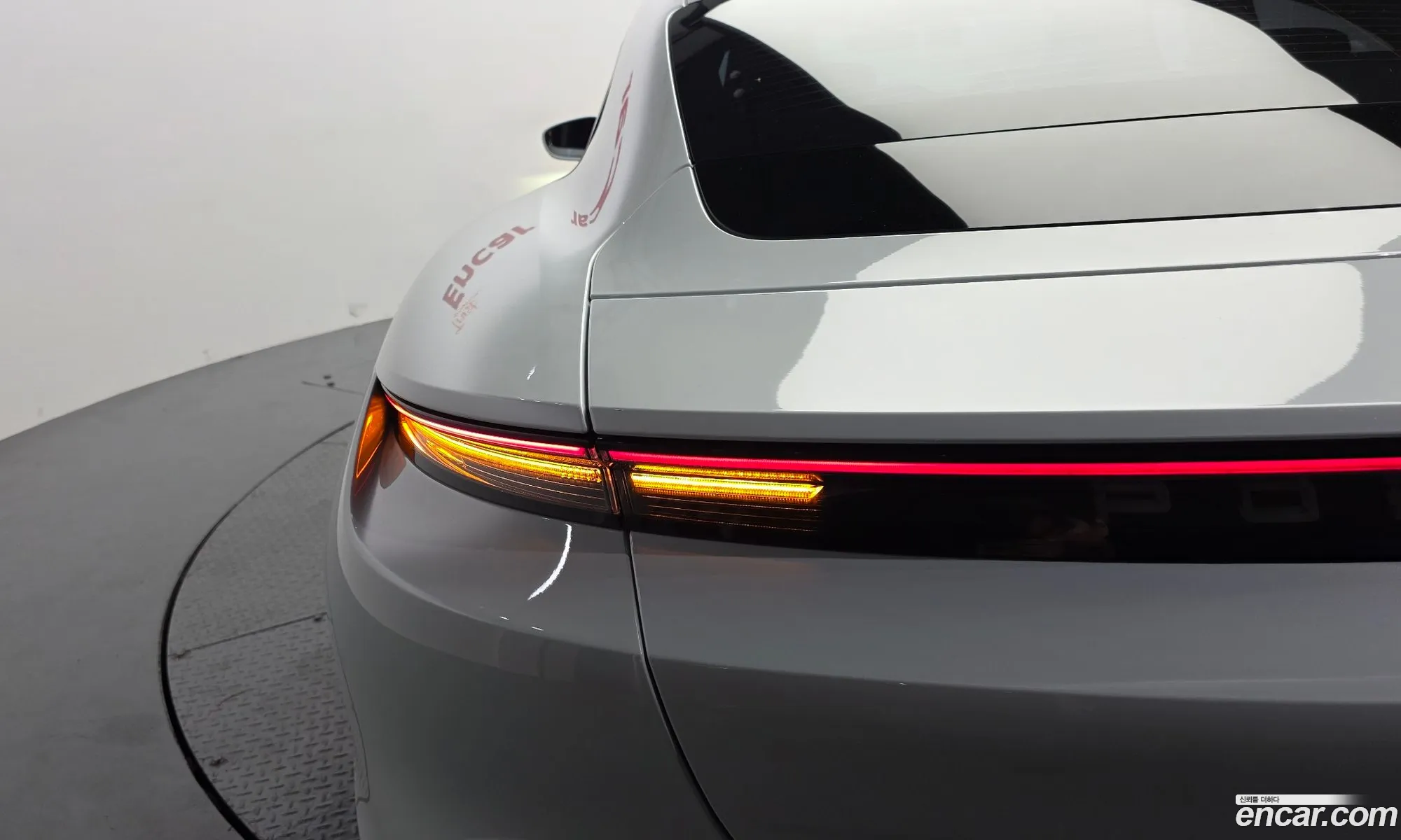 Porsche Taycan 2022 — 20