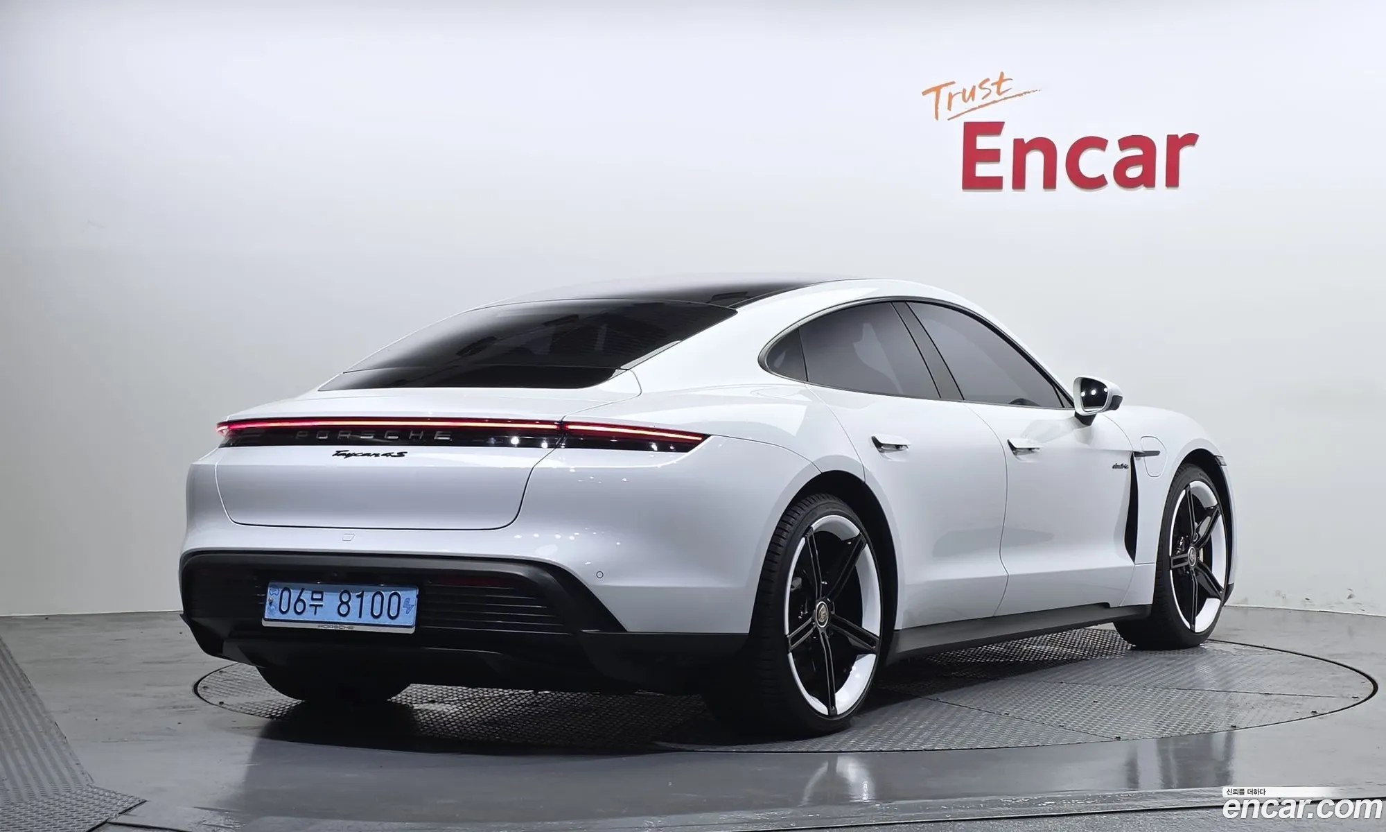 Porsche Taycan 2022 — 28