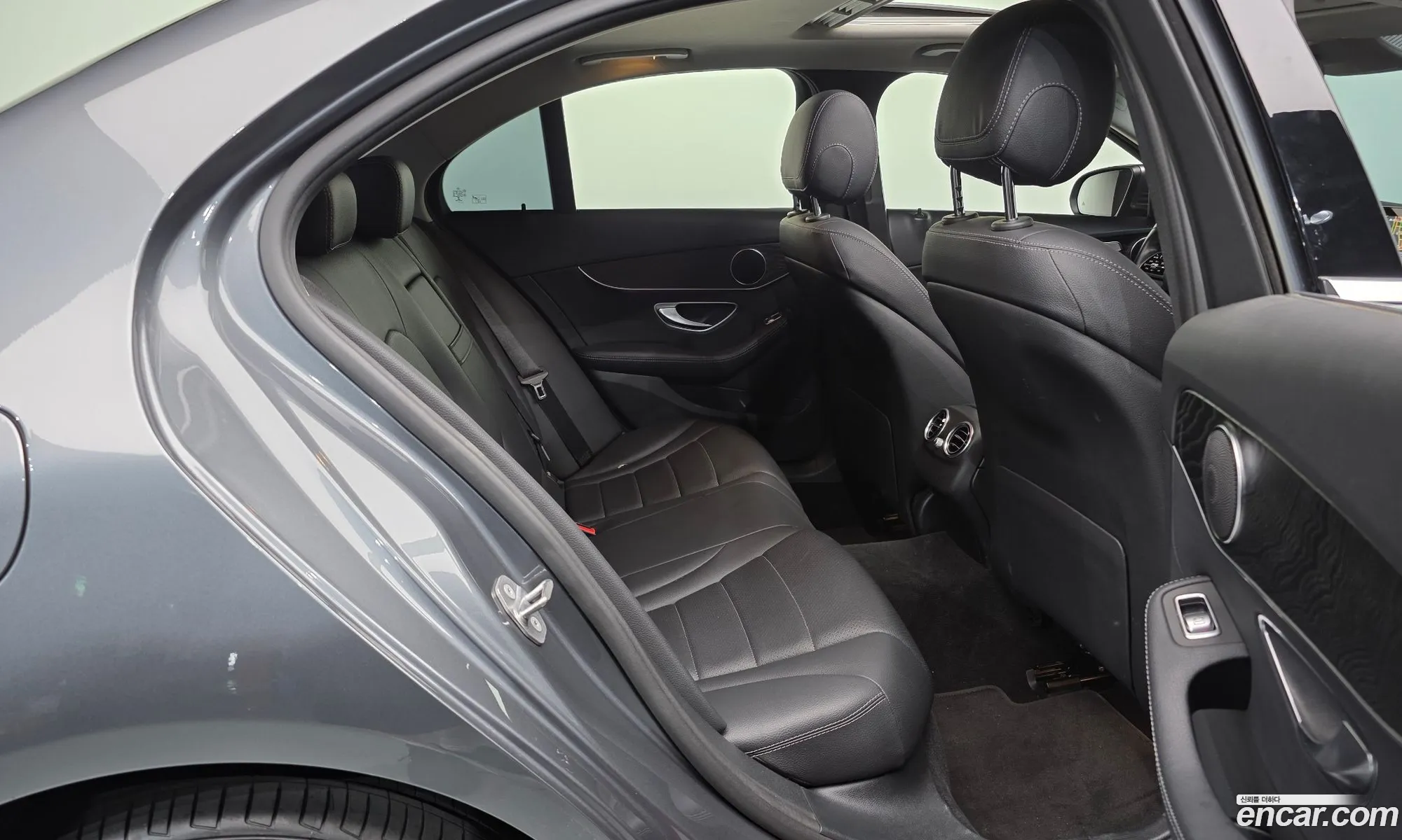 Mercedes-Benz C-Class W205 2019 — 30
