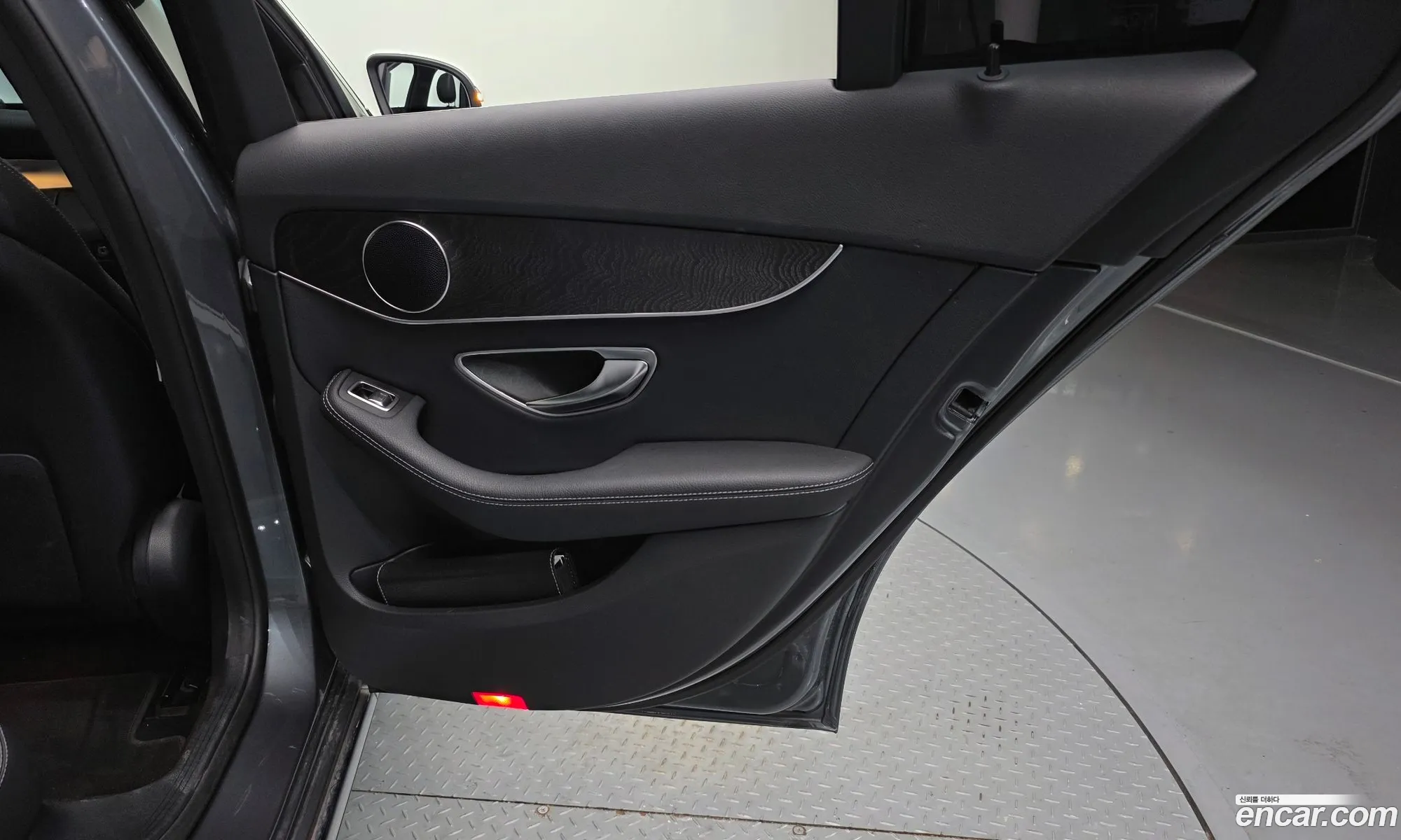 Mercedes-Benz C-Class W205 2019 — 26
