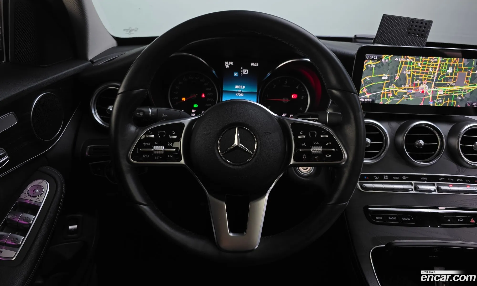 Mercedes-Benz C-Class W205 2019 — 18