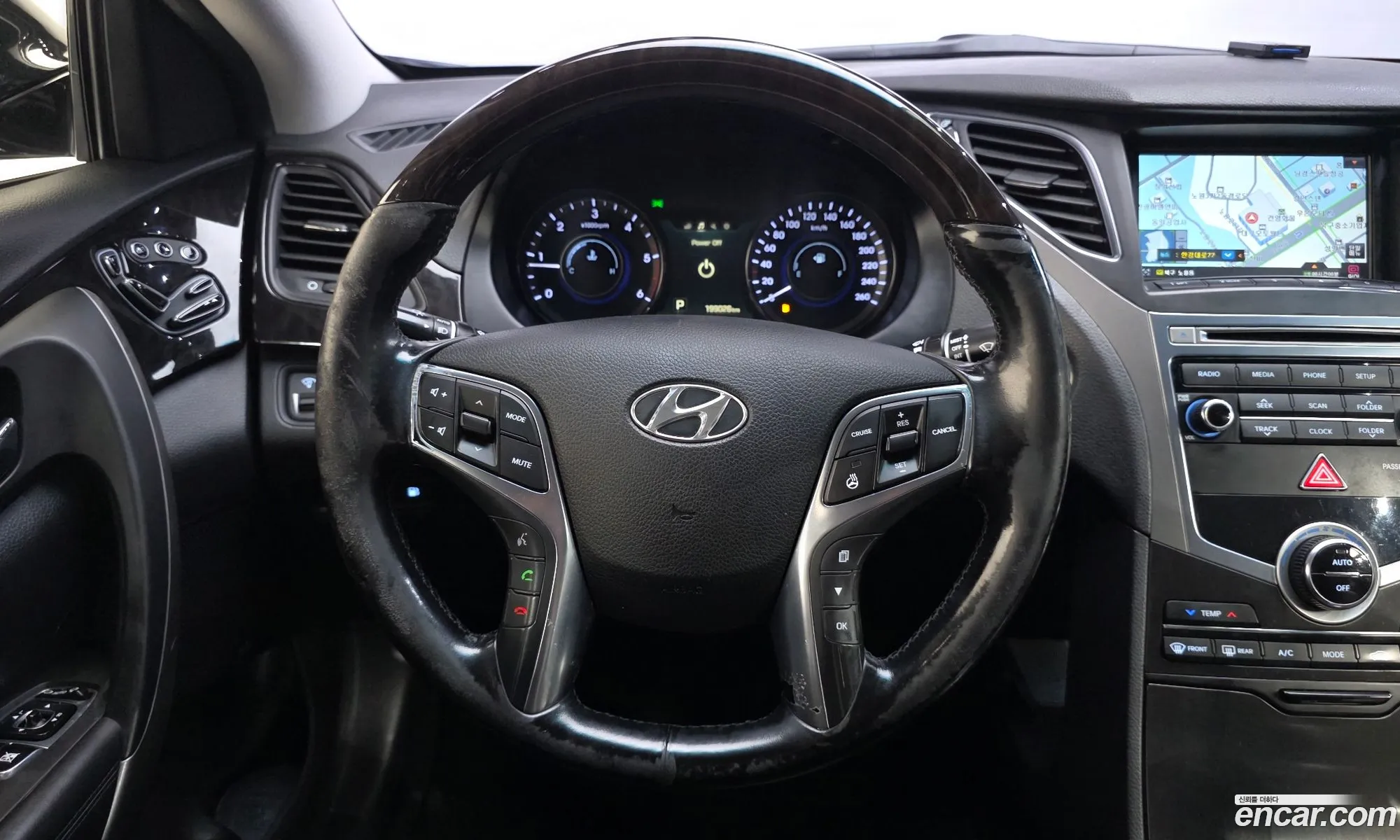 Hyundai Grandeur HG 2014 — 20