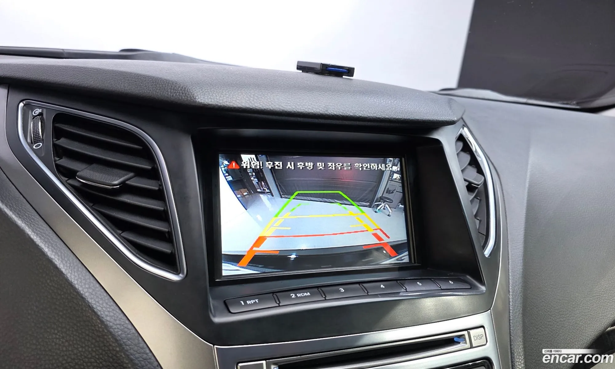 Hyundai Grandeur HG 2014 — 17