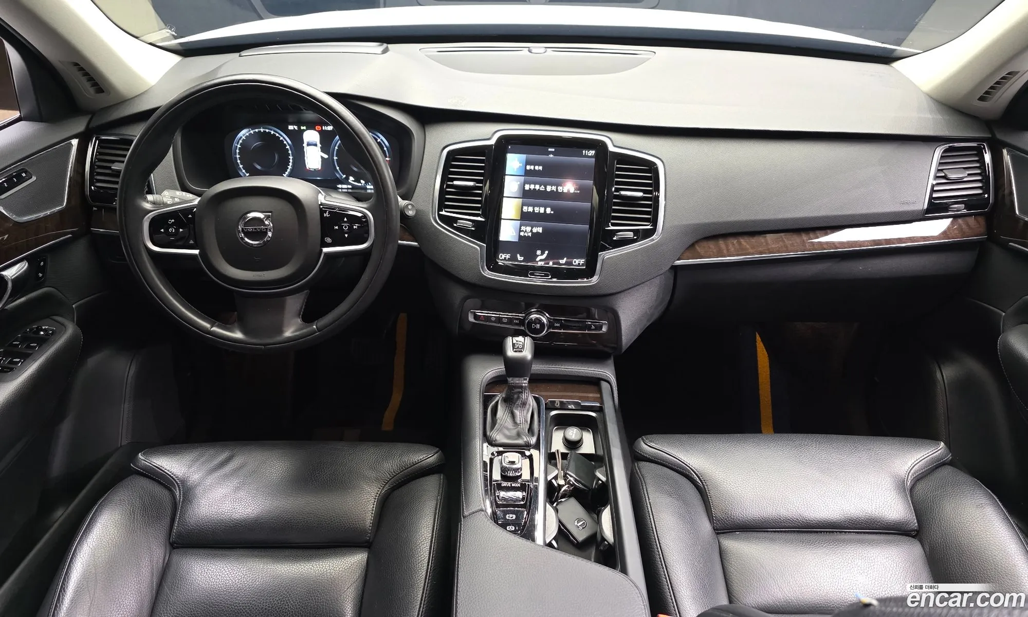 Volvo XC90 2016 YV1LF68BCH1107942 — 3