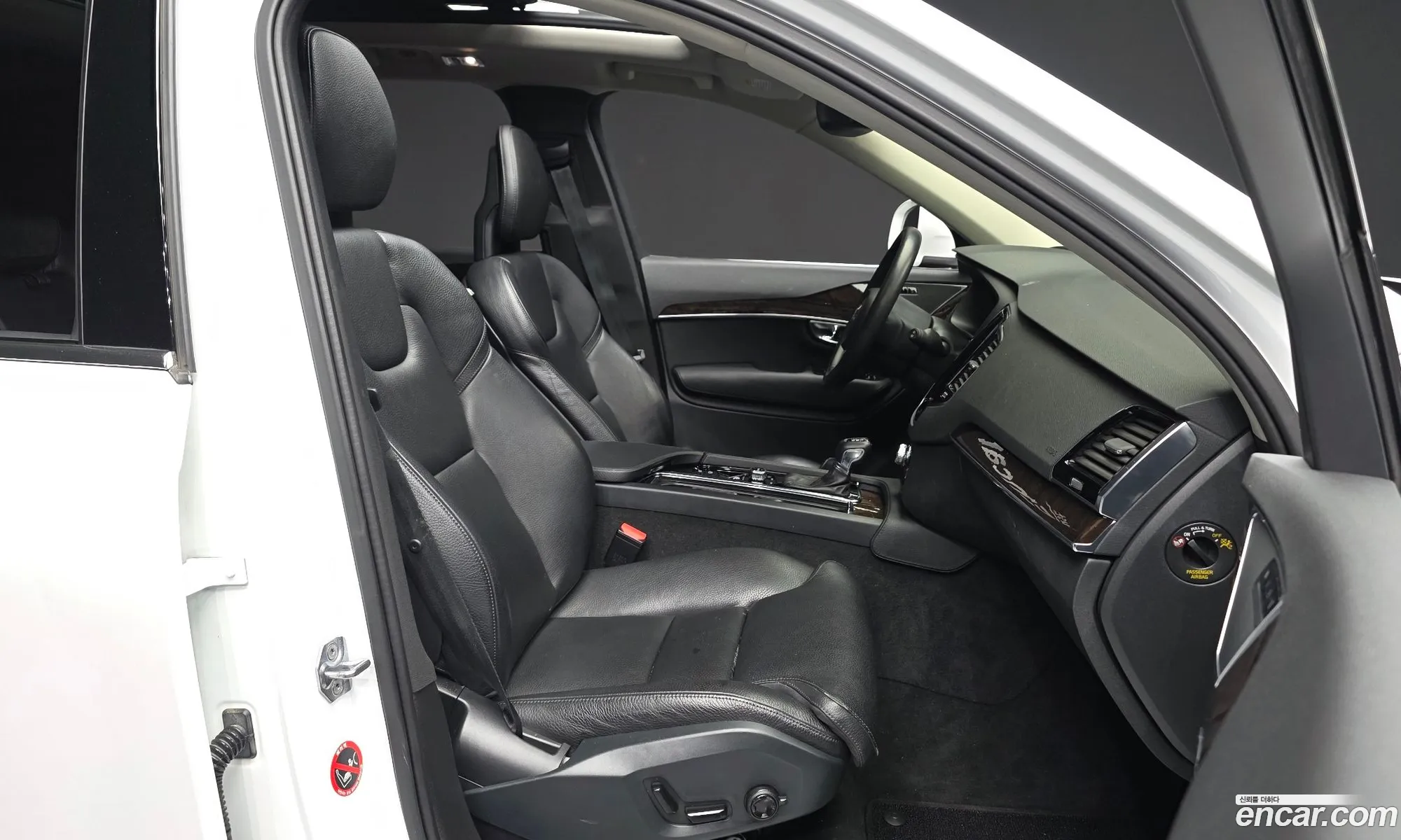 Volvo XC90 2016 YV1LF68BCH1107942 — 12