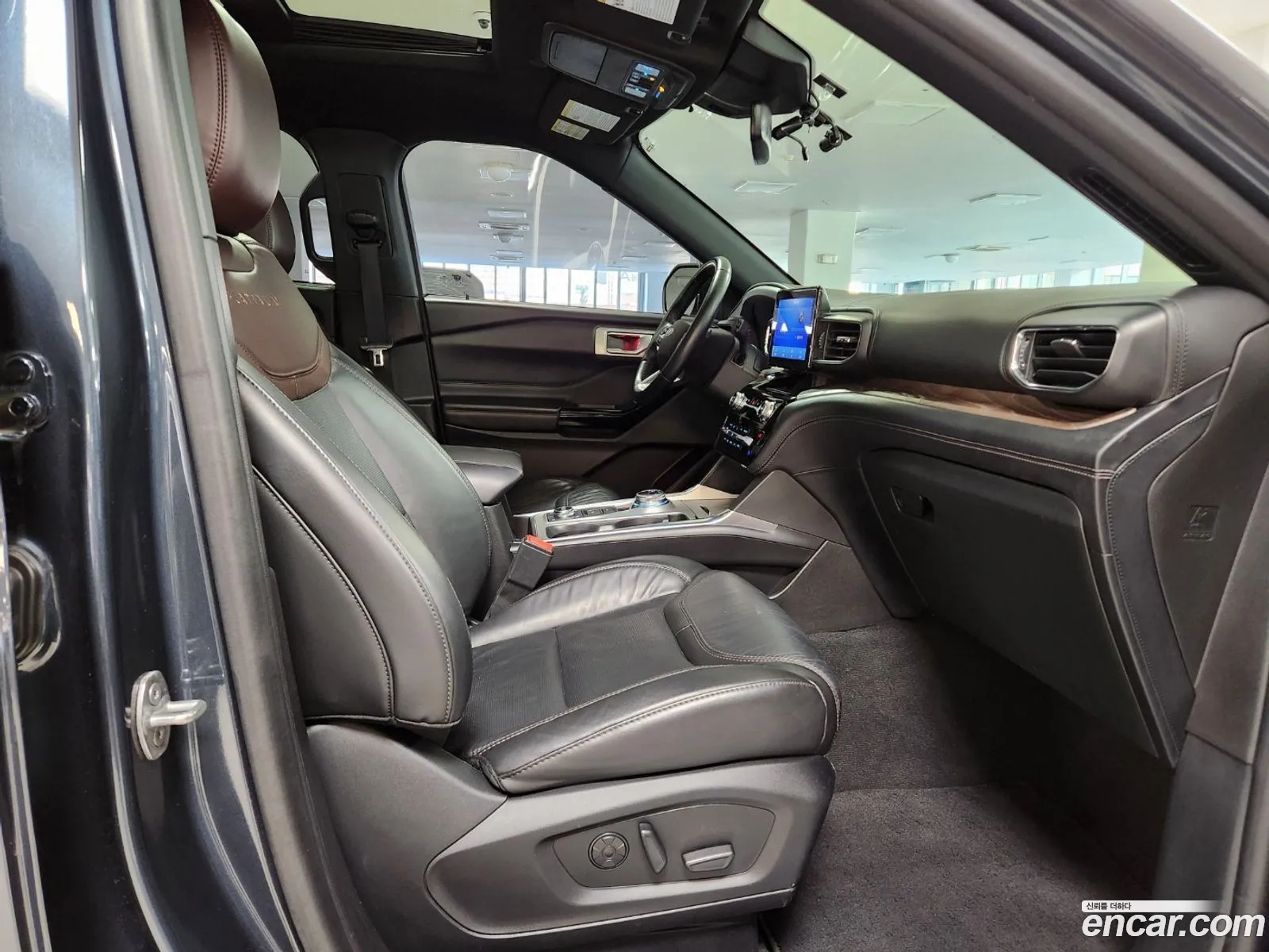 Ford Explorer 6th Gen 2022 — 5