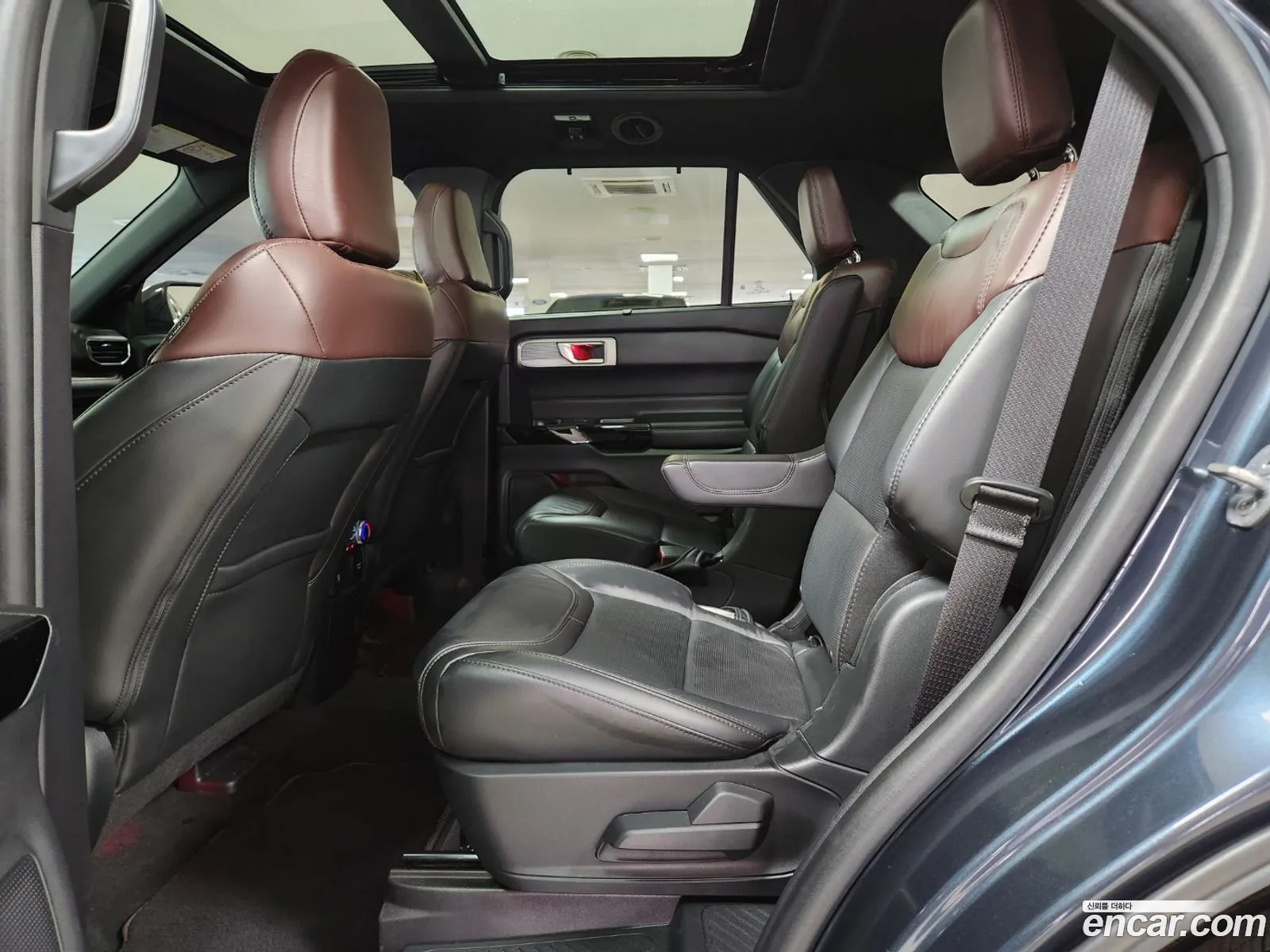 Ford Explorer 6th Gen 2022 — 3
