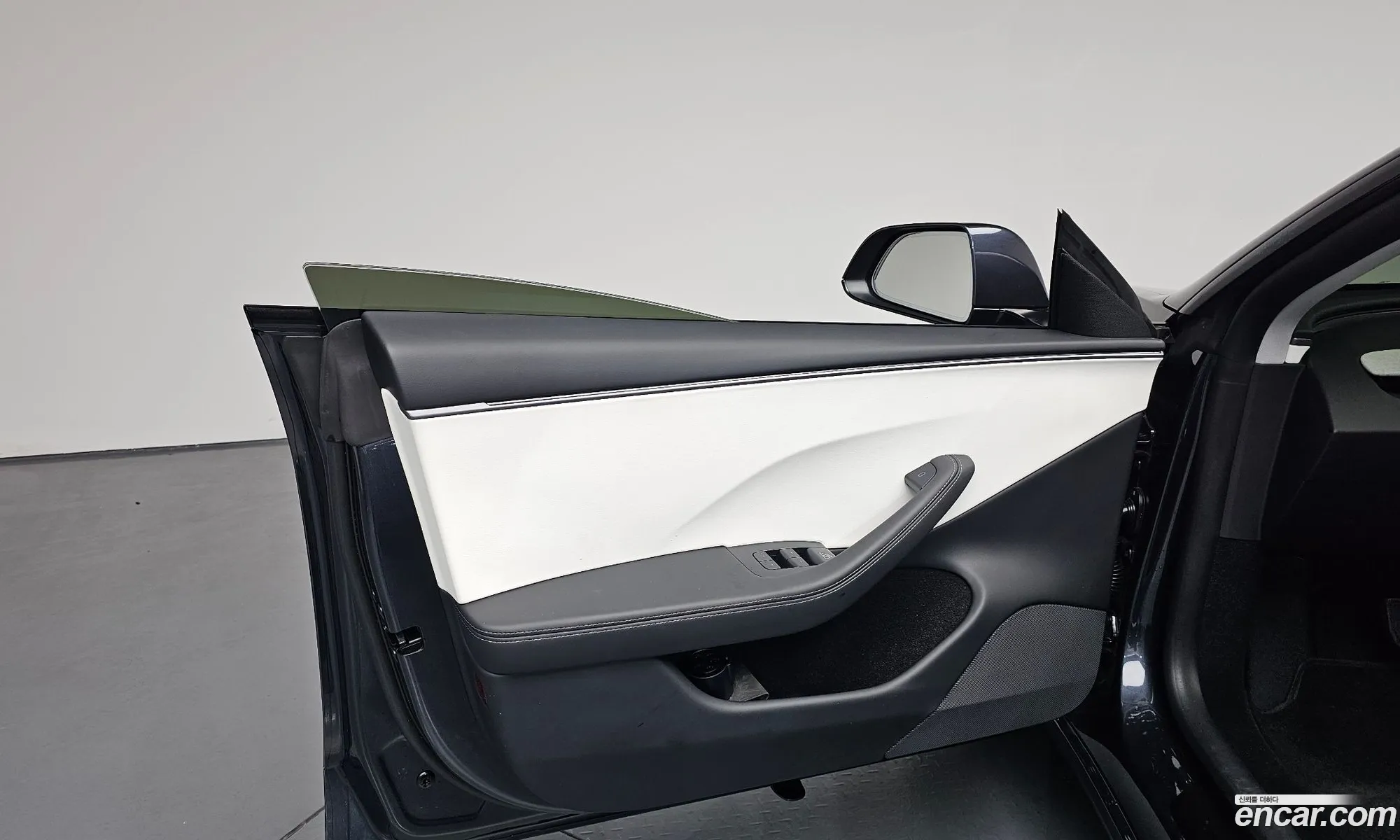 Tesla Model 3 2025 LRW3E7FS0SC610592 — 16