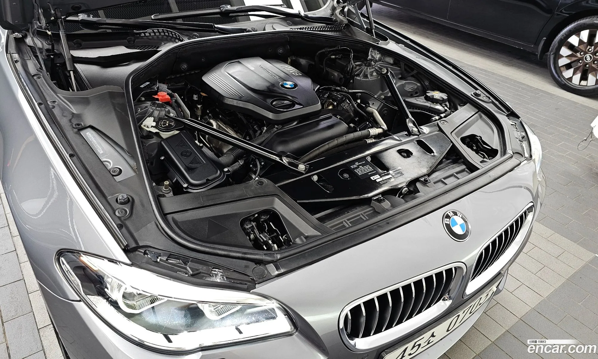 BMW 5 Series 2016 WBA5E5105GG201958 — 18