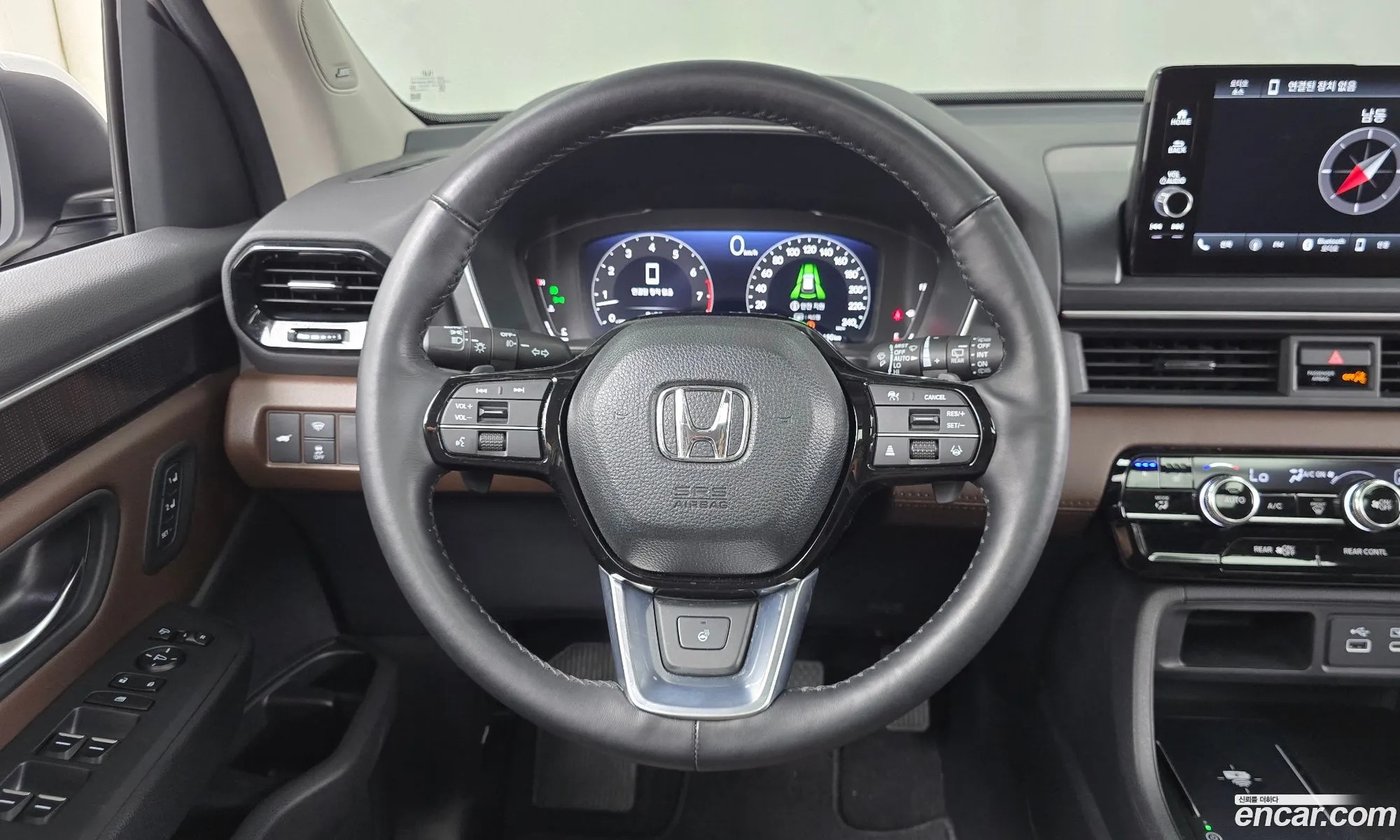 Honda Pilot 2023 5KBYG1880PB300054 — 5