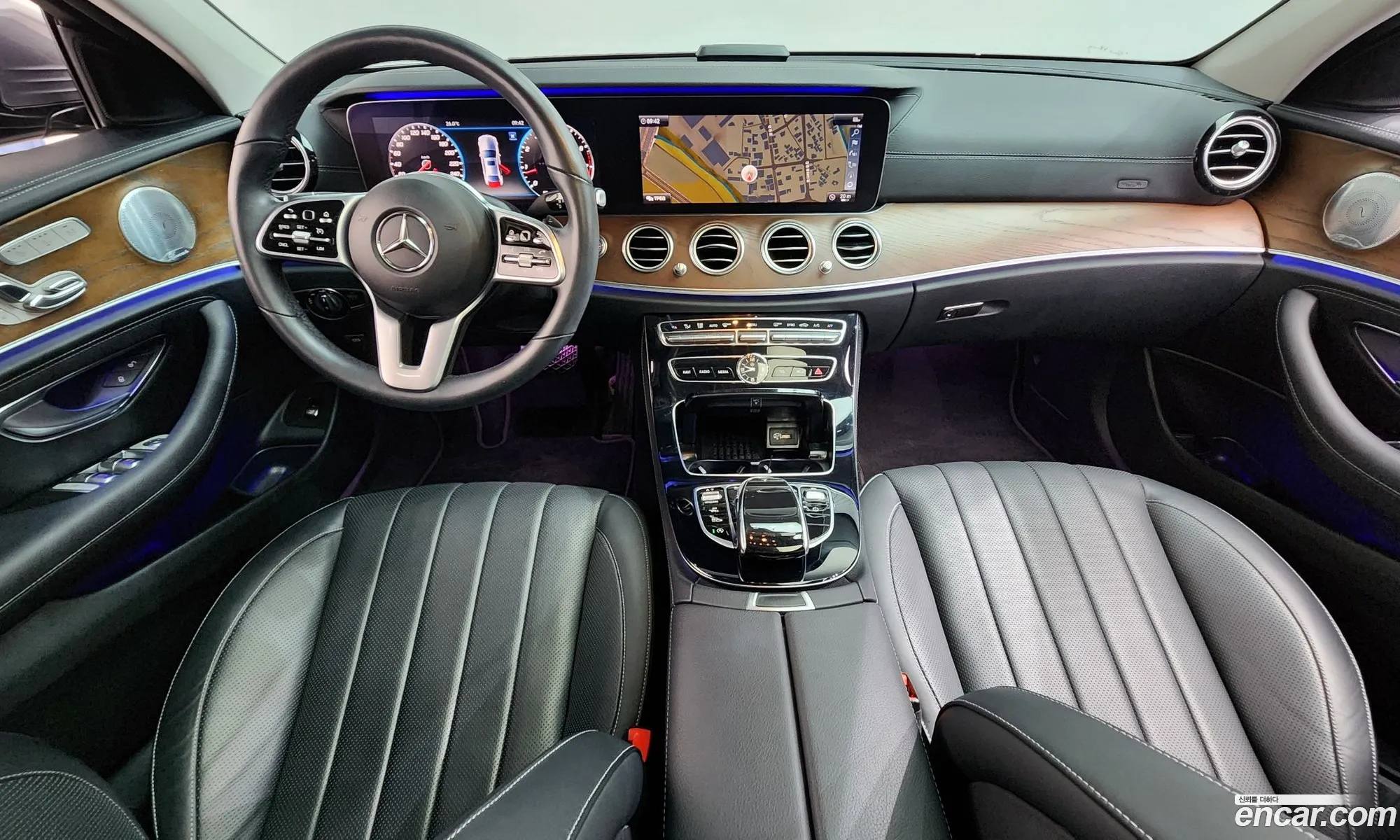 Mercedes-Benz E-Class W213 2019 WDDZF4KB0KA585323 — 27