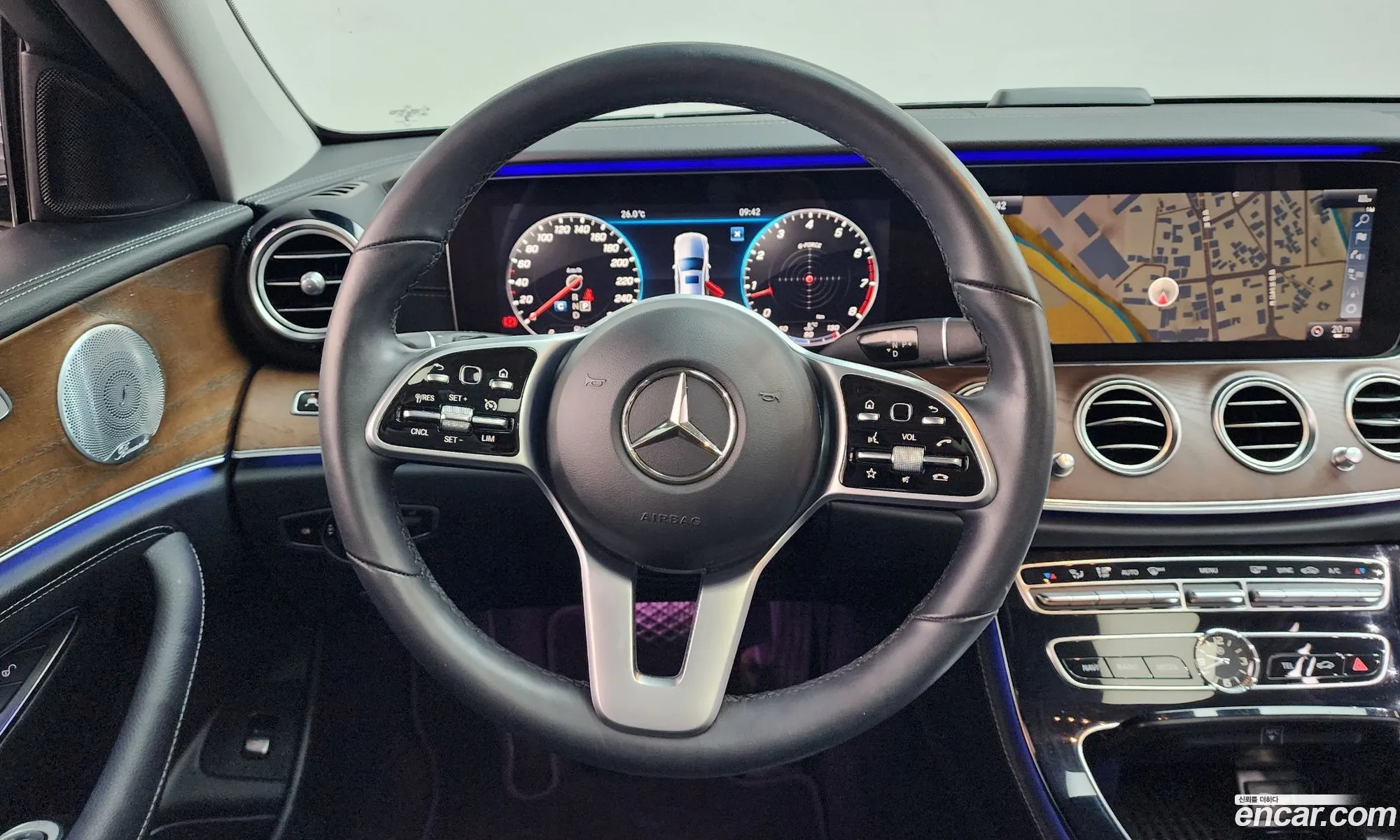 Mercedes-Benz E-Class W213 2019 WDDZF4KB0KA585323 — 24
