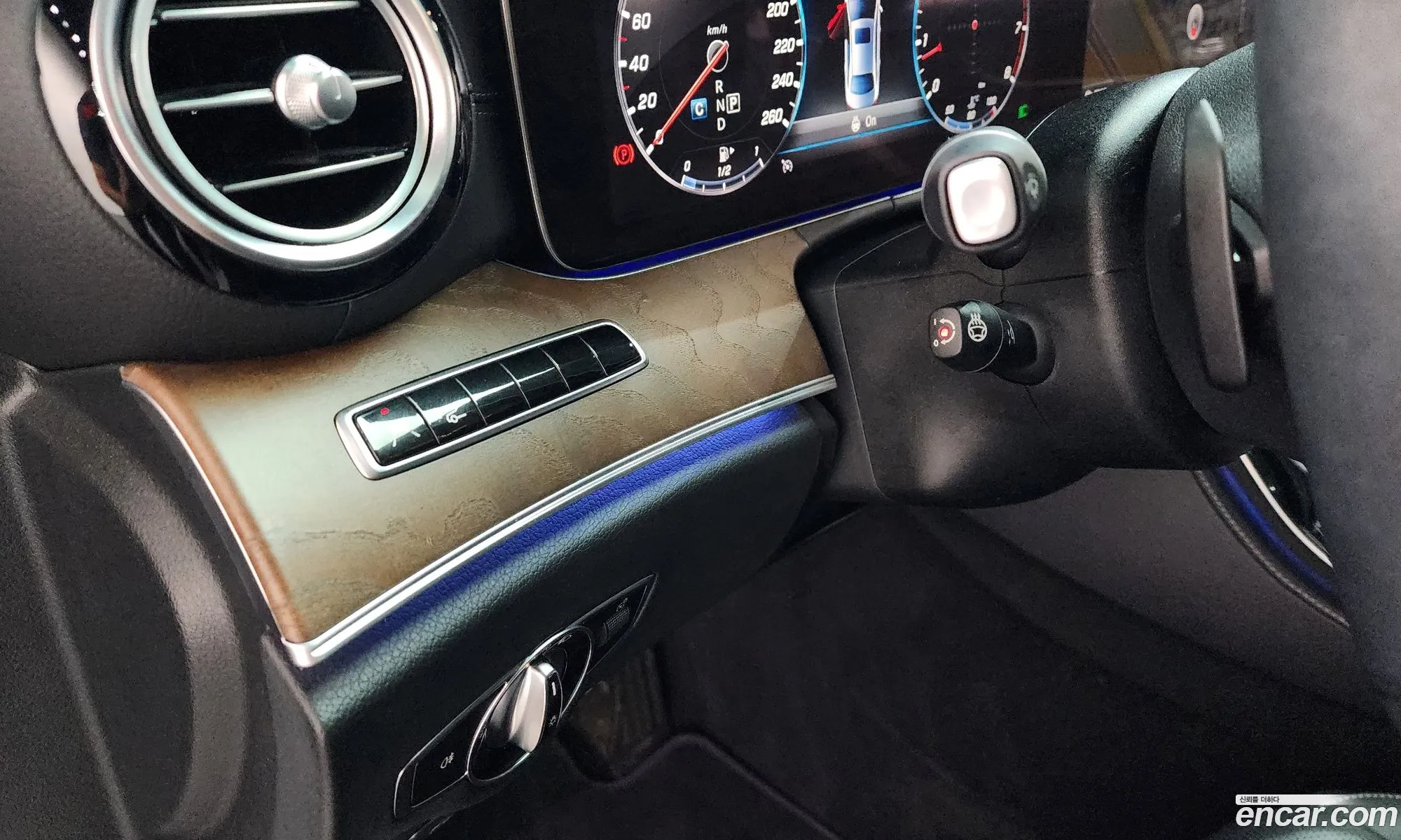 Mercedes-Benz E-Class W213 2019 WDDZF4KB0KA585323 — 13