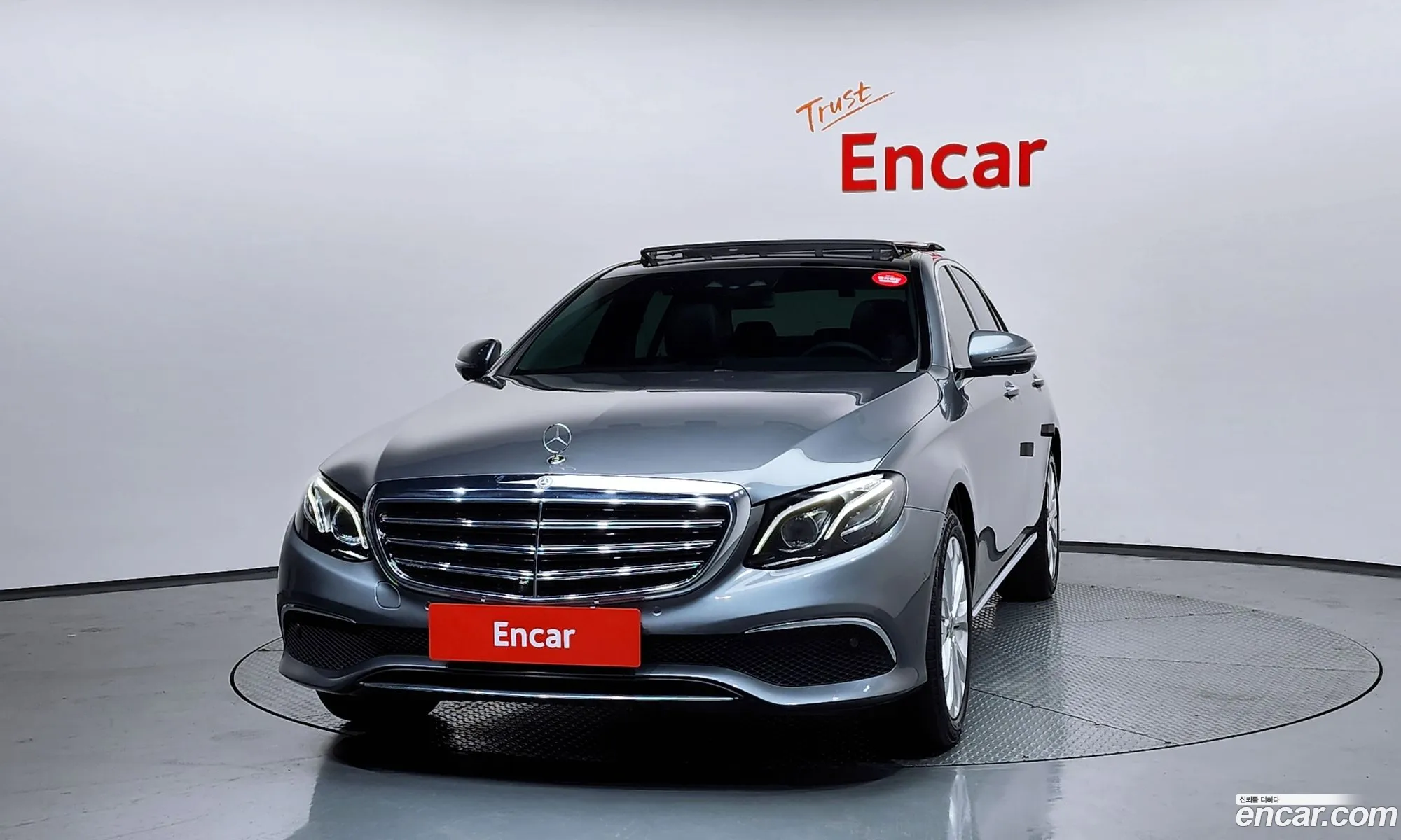 Mercedes-Benz E-Class W213 2019 WDDZF4KB0KA585323 — 17