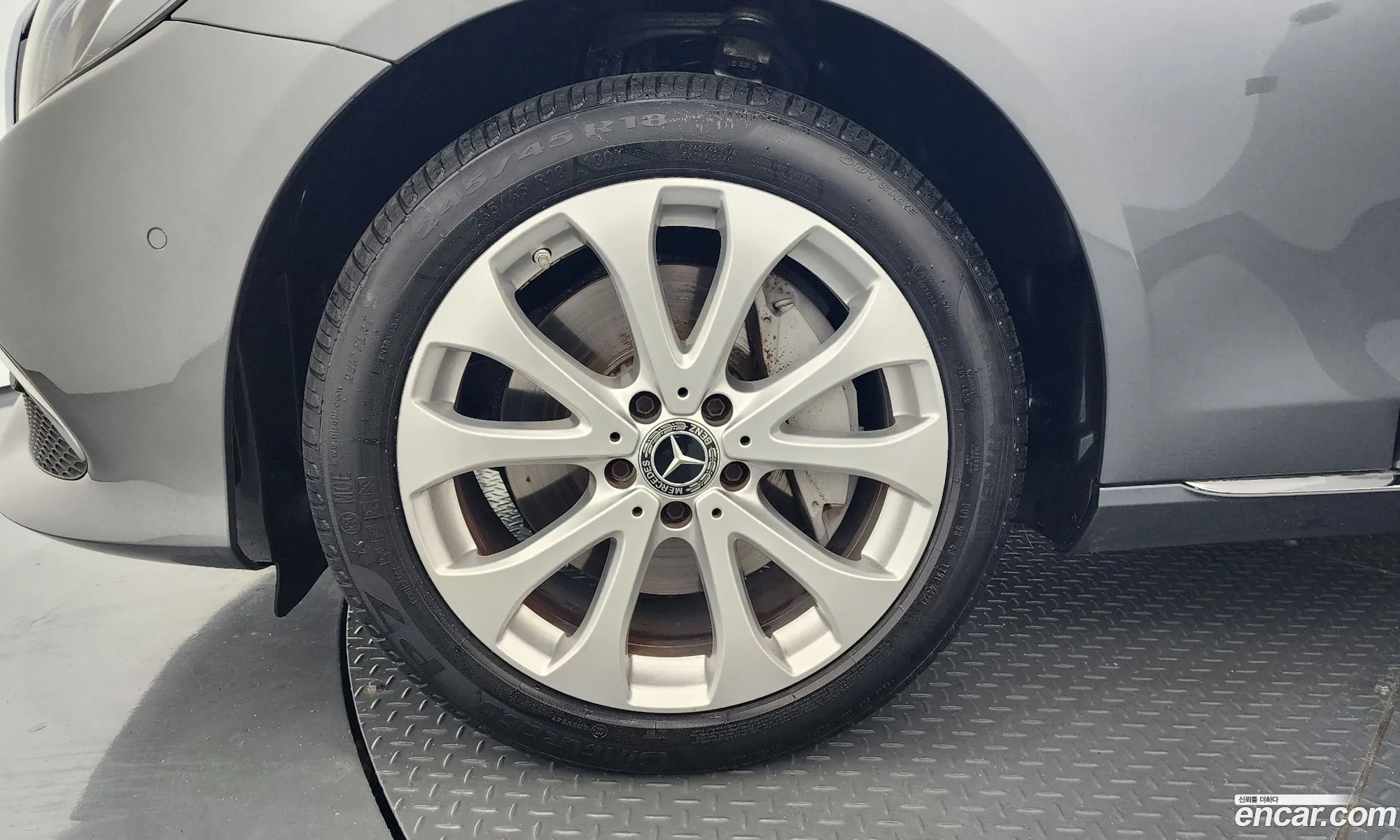 Mercedes-Benz E-Class W213 2019 WDDZF4KB0KA585323 — 26