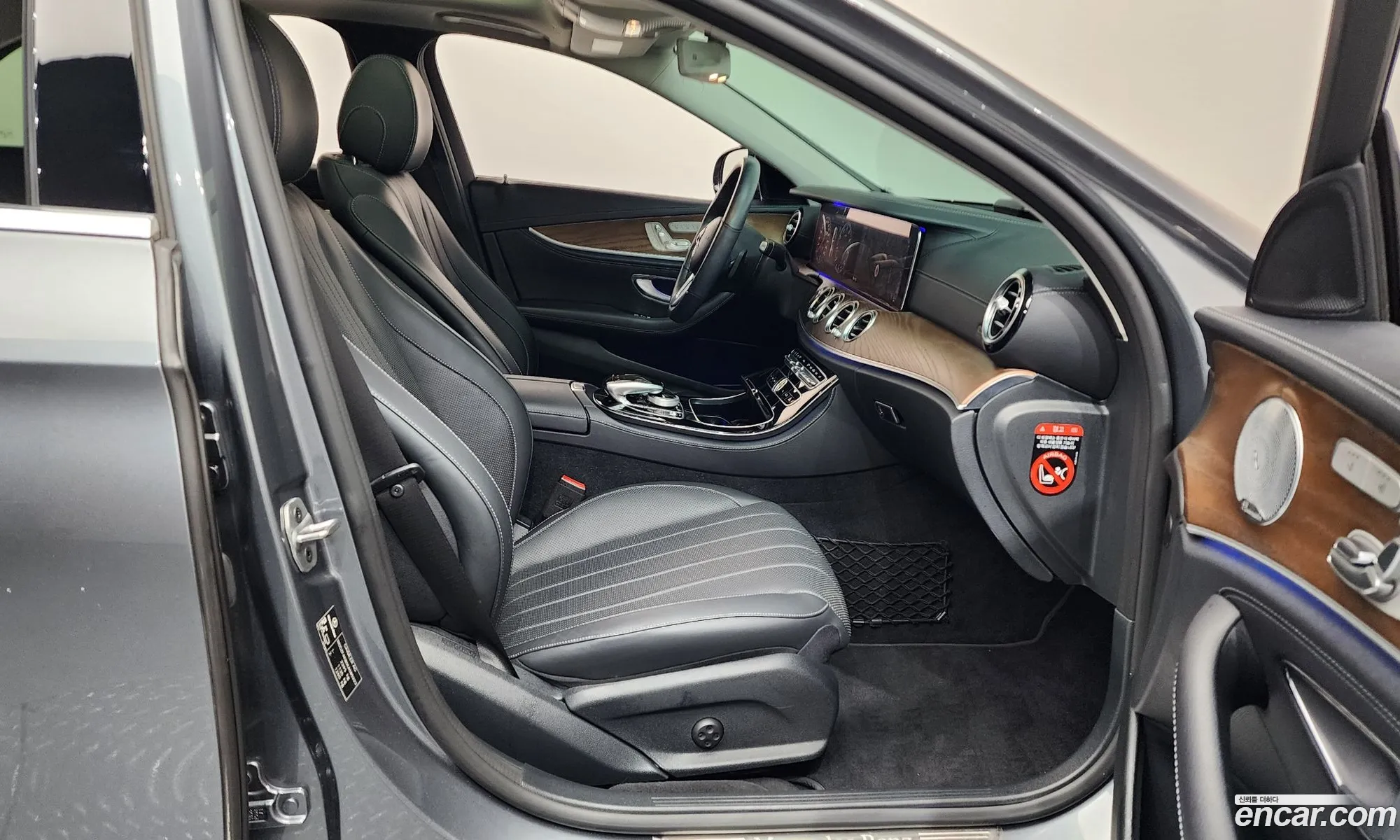 Mercedes-Benz E-Class W213 2019 WDDZF4KB0KA585323 — 20
