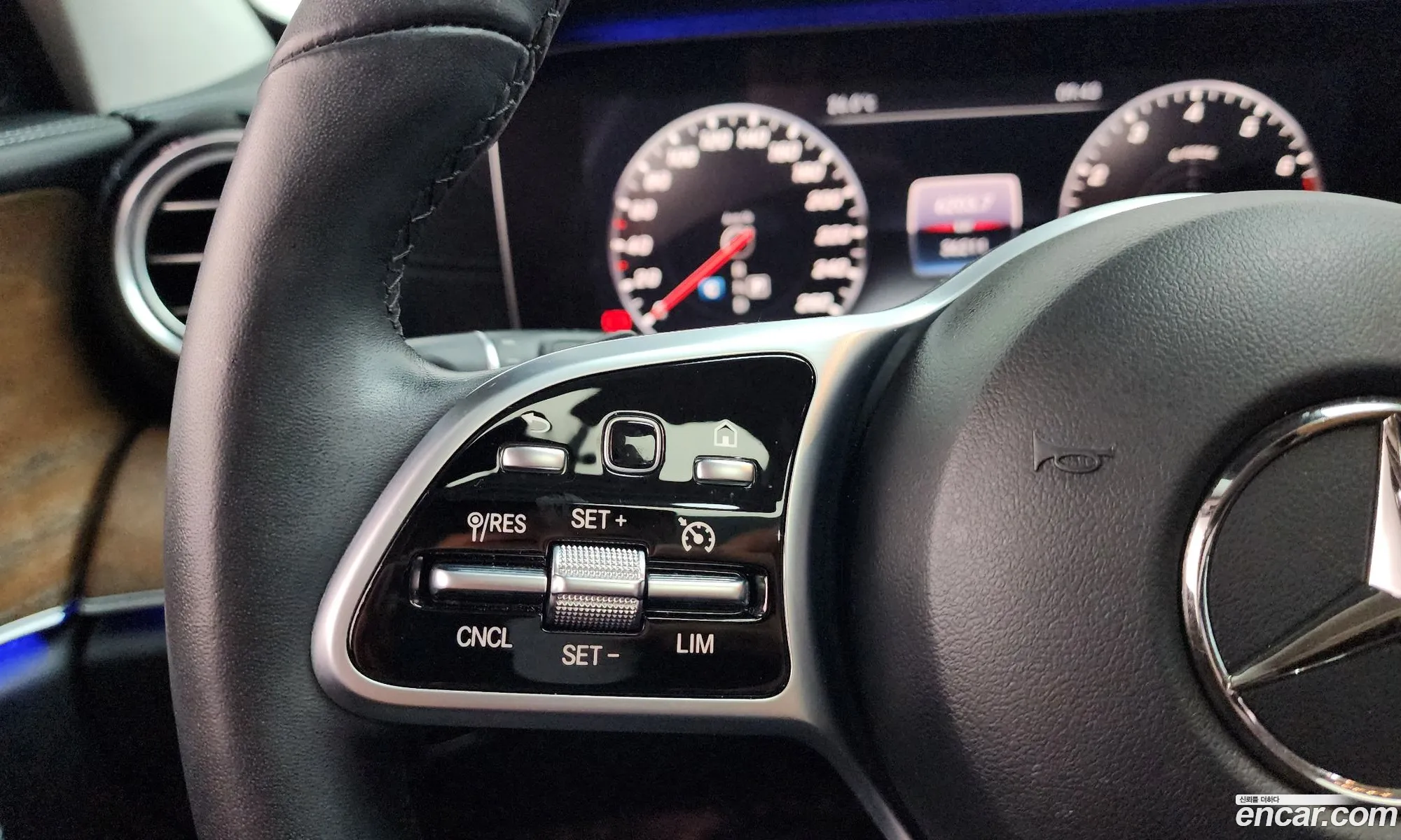 Mercedes-Benz E-Class W213 2019 WDDZF4KB0KA585323 — 15
