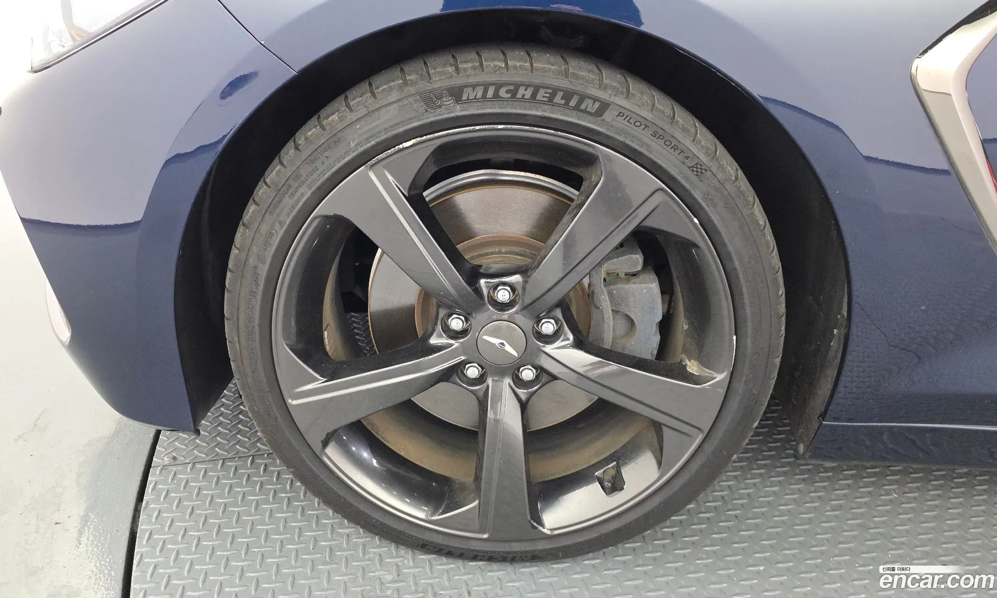 Genesis G70 2019 — 11