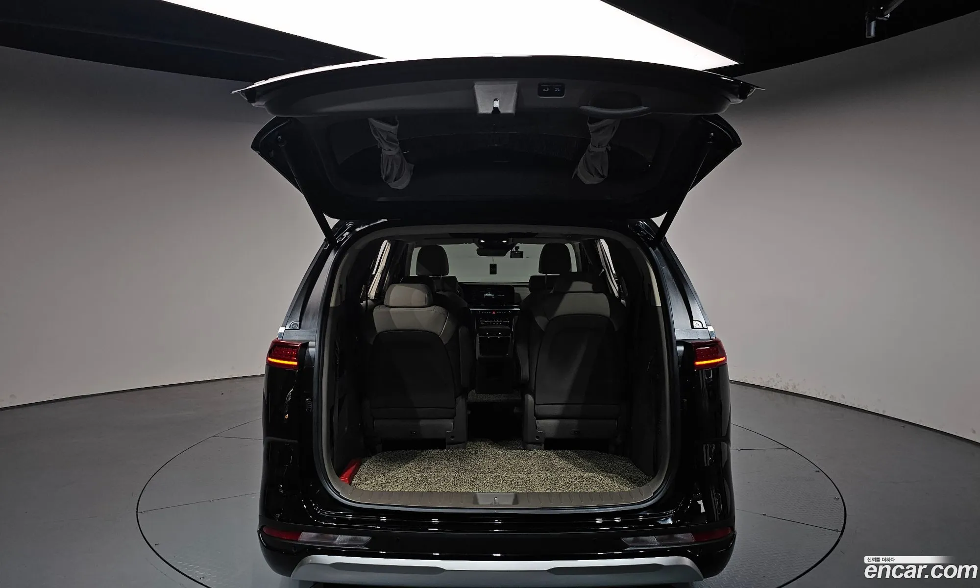Kia Carnival 2023 — 5