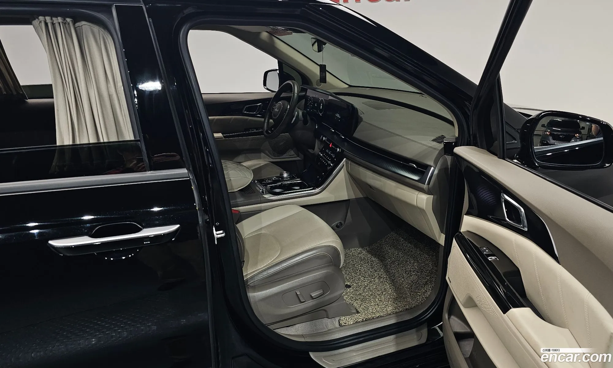 Kia Carnival 2023 — 21