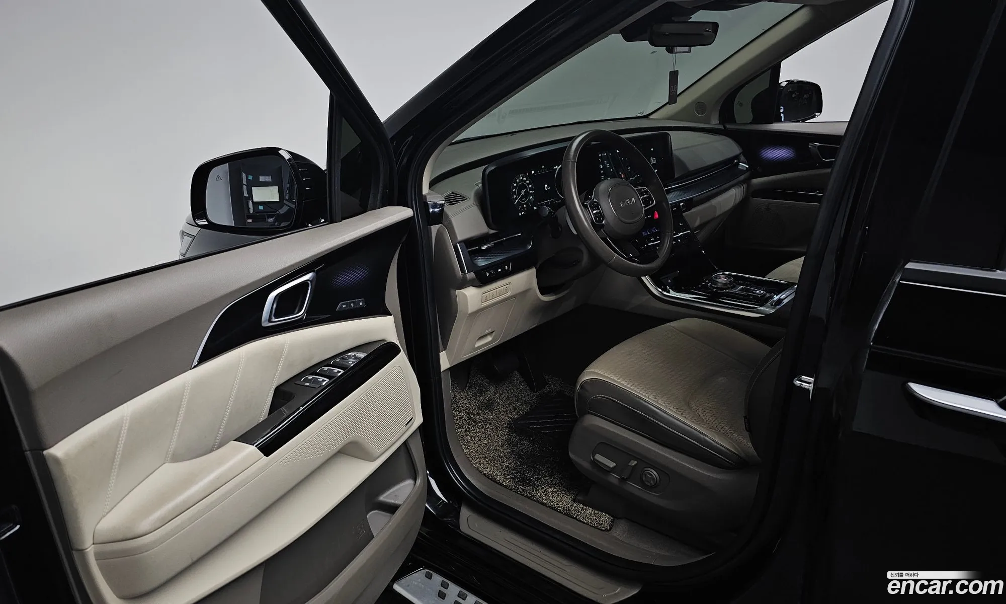 Kia Carnival 2023 — 17