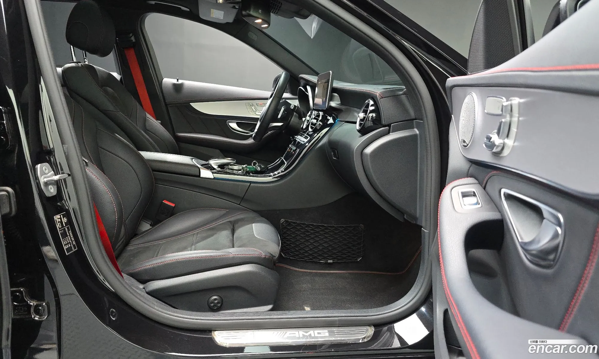 Mercedes-Benz C-Class W205 2018 — 35