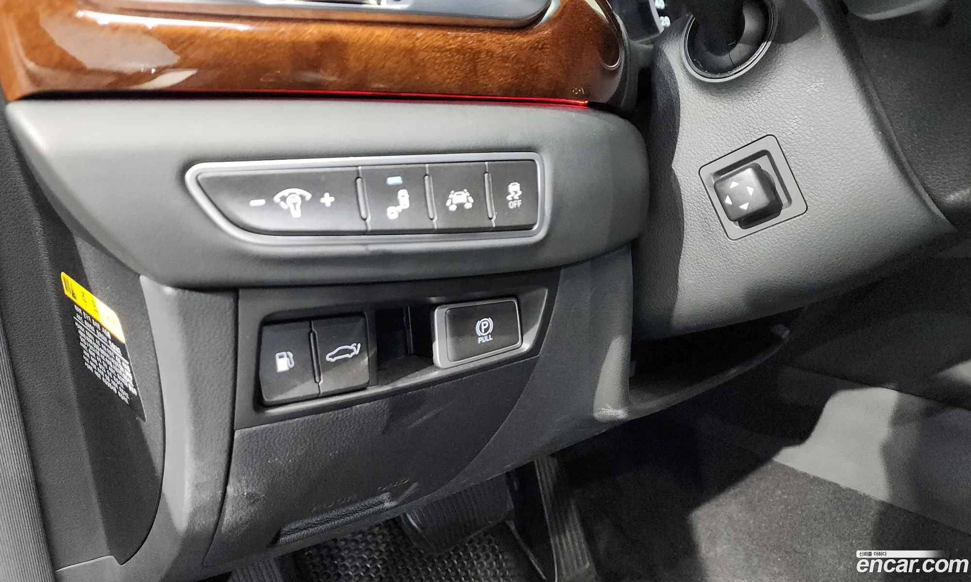 Genesis EQ900 2016 — 17