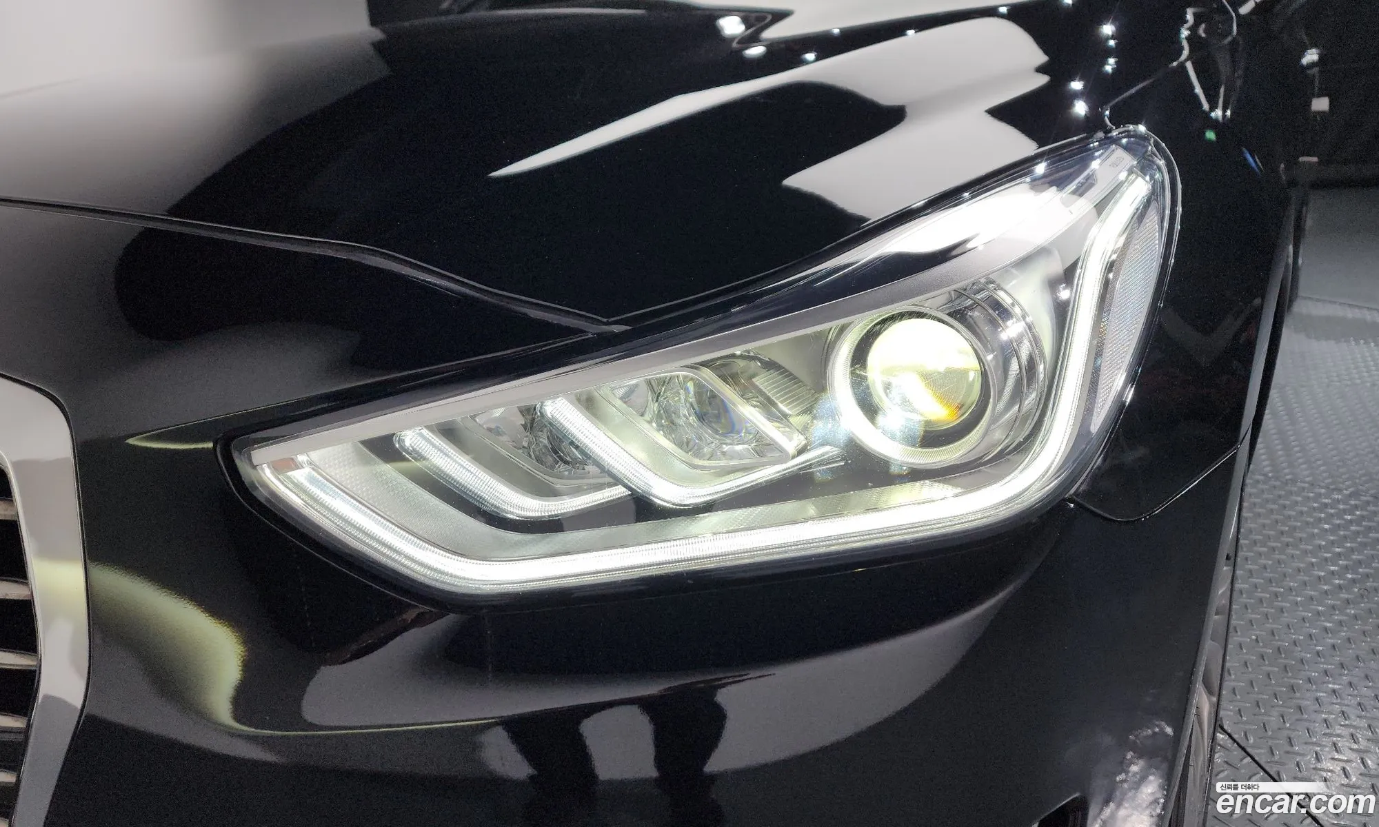 Genesis EQ900 2016 — 28