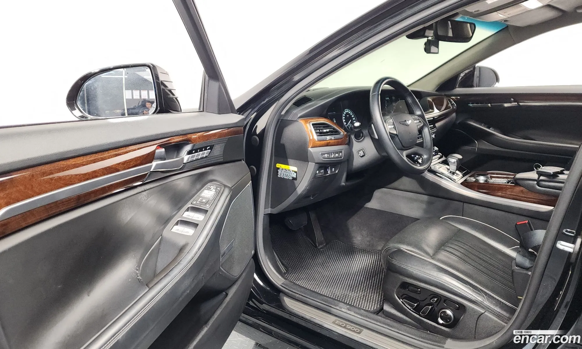 Genesis EQ900 2016 — 11
