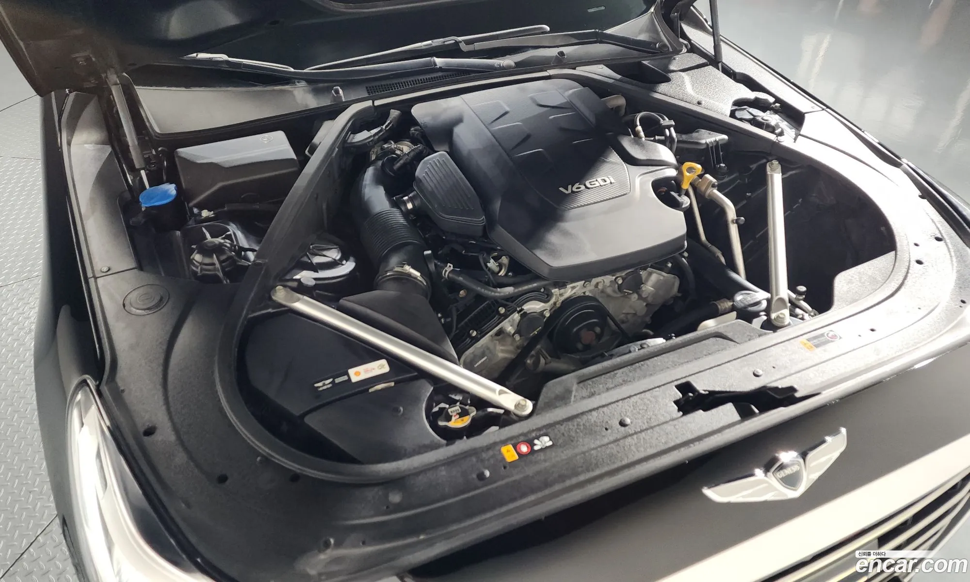 Genesis EQ900 2016 — 34
