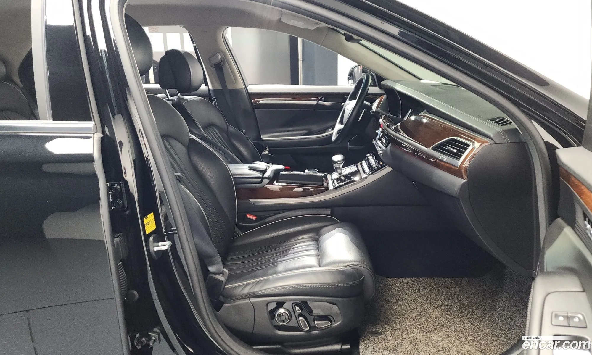 Genesis EQ900 2016 — 7