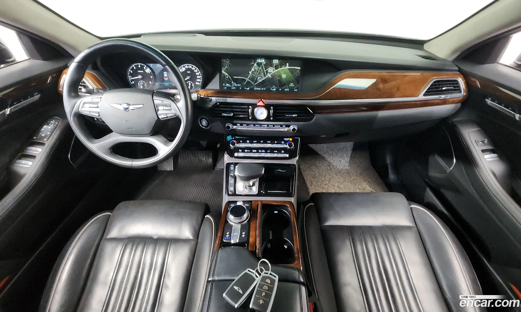 Genesis EQ900 2016 — 19