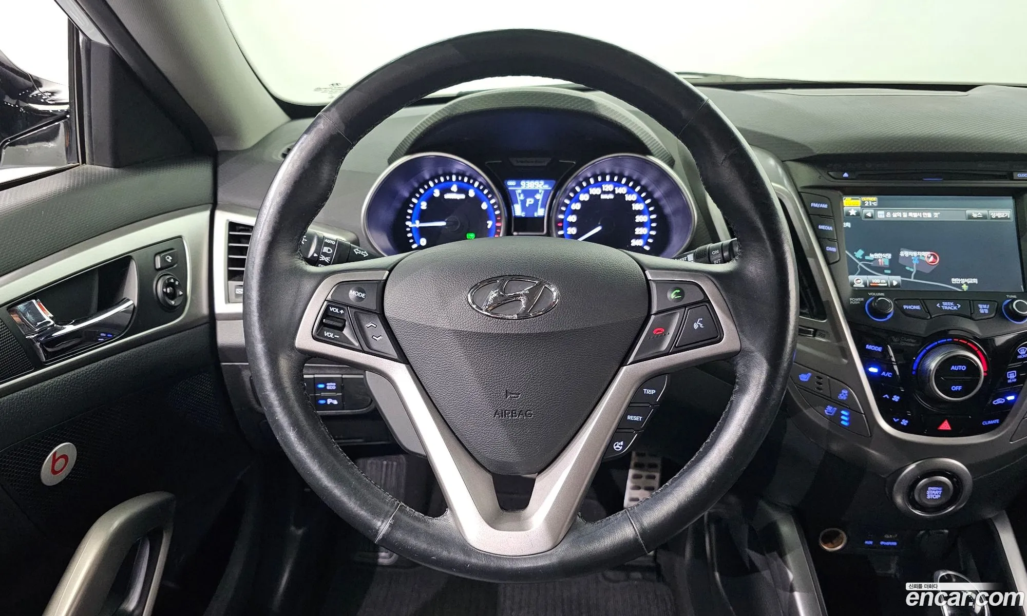 Hyundai Veloster 2013 — 24