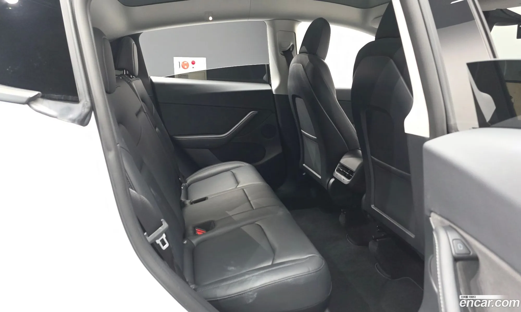 Tesla Model Y 2022 — 26