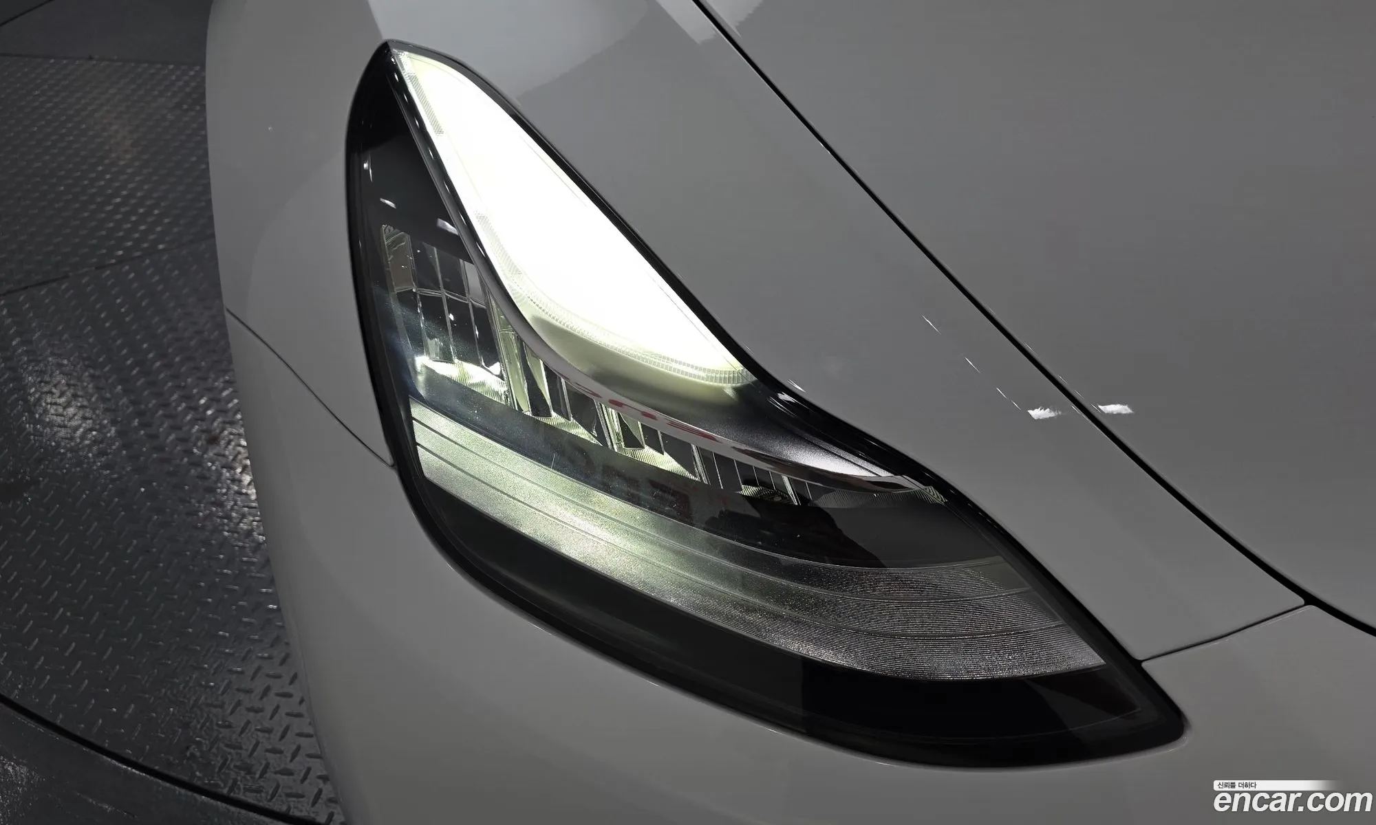 Tesla Model Y 2022 — 16