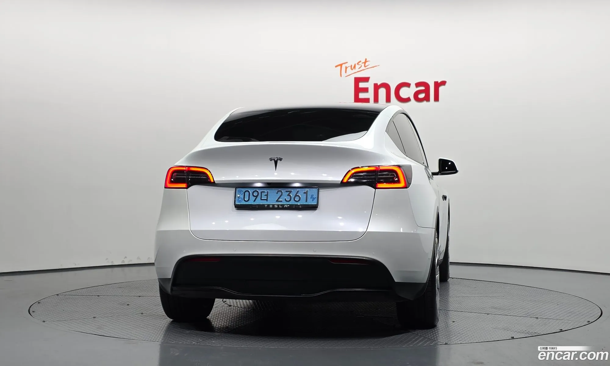 Tesla Model Y 2022 — 30