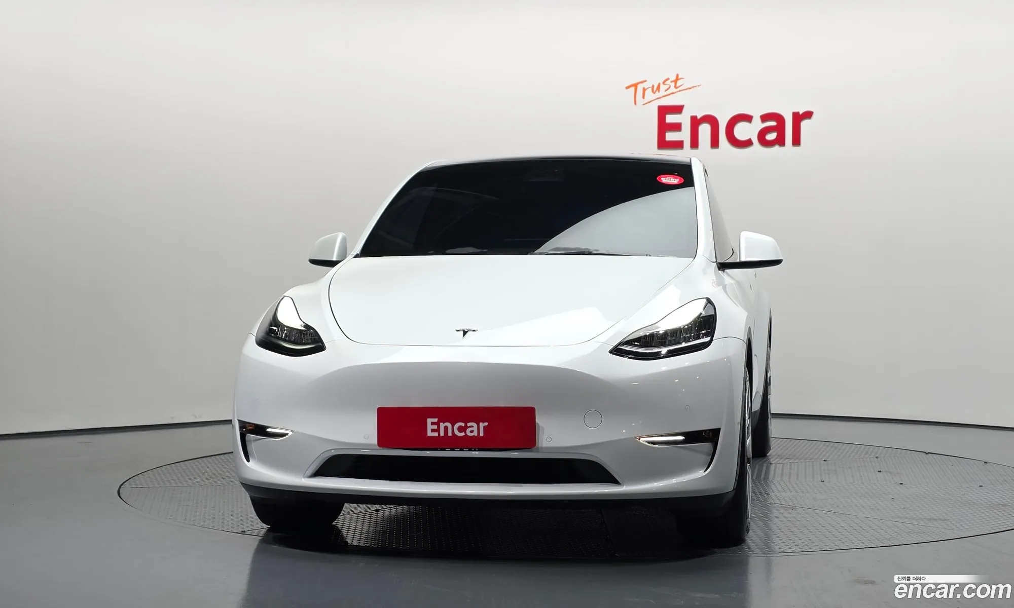 Tesla Model Y 2022 — 18