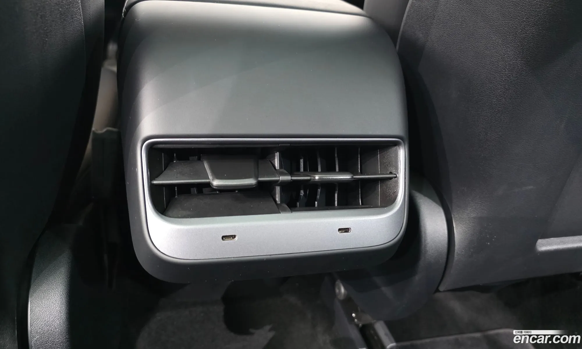 Tesla Model Y 2022 — 11