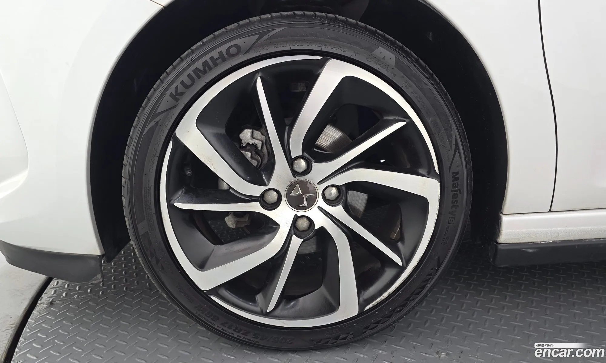 Citroen/DS DS3 2017 VF7SABHYMHW500208 — 4