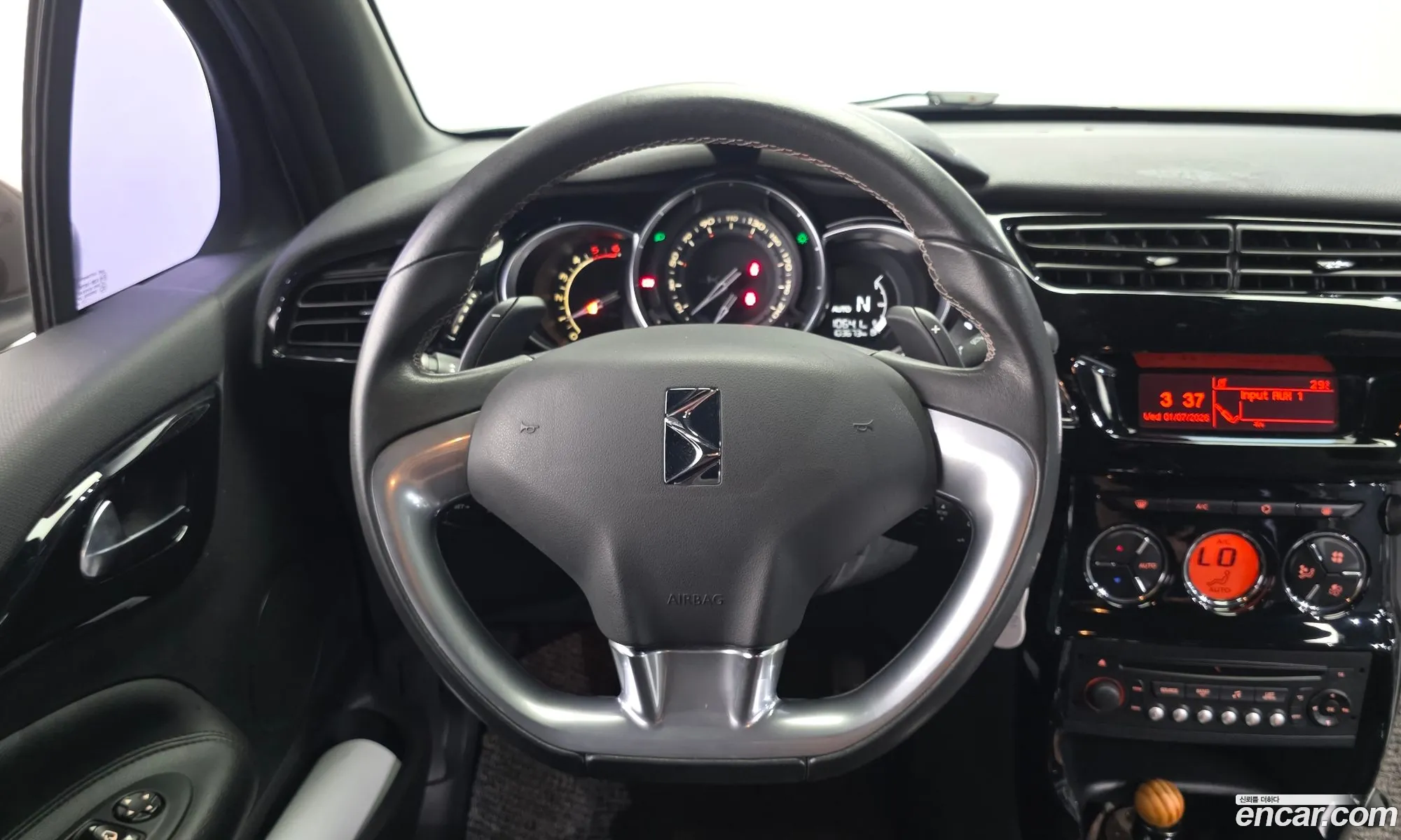 Citroen/DS DS3 2017 VF7SABHYMHW500208 — 7