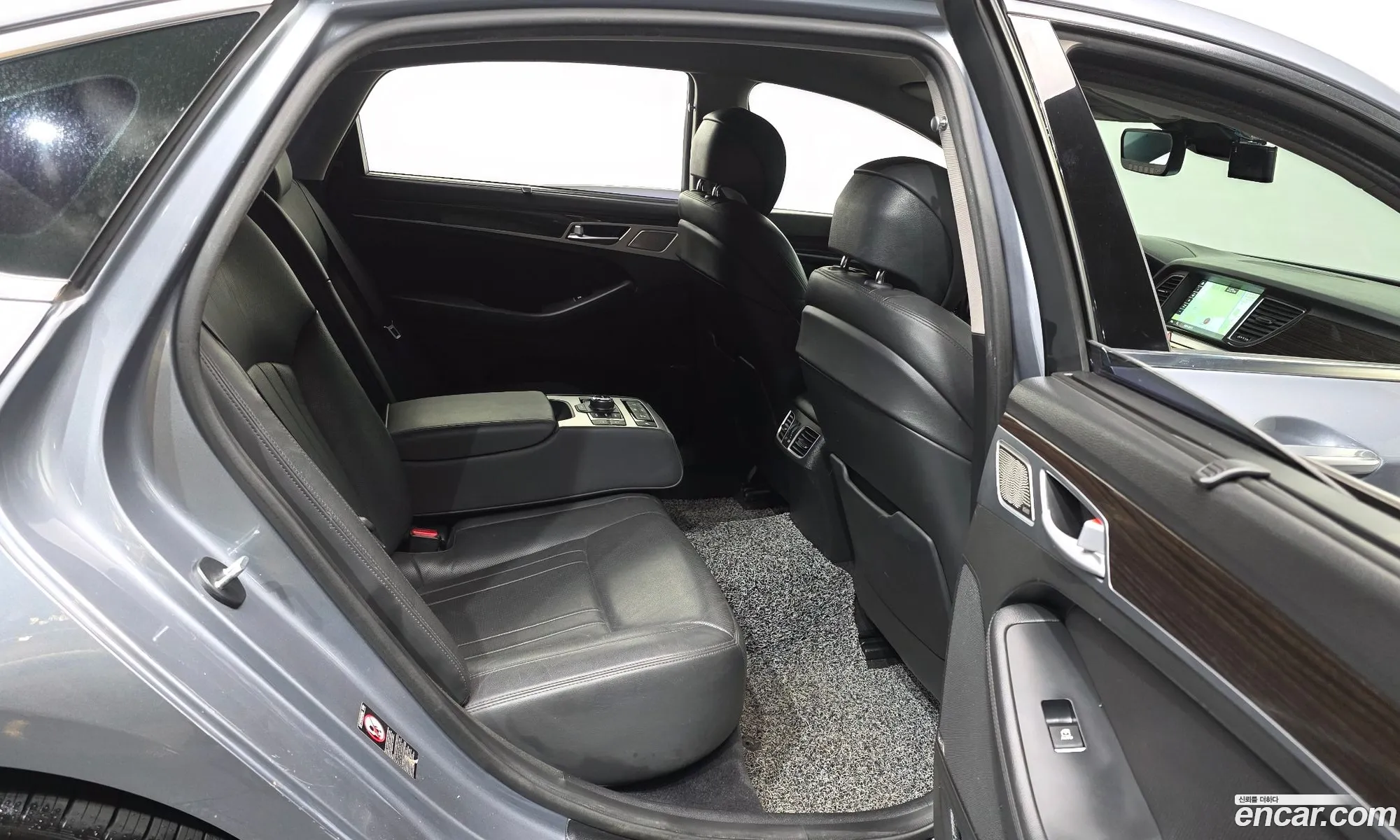 Genesis G80 2016 — 13