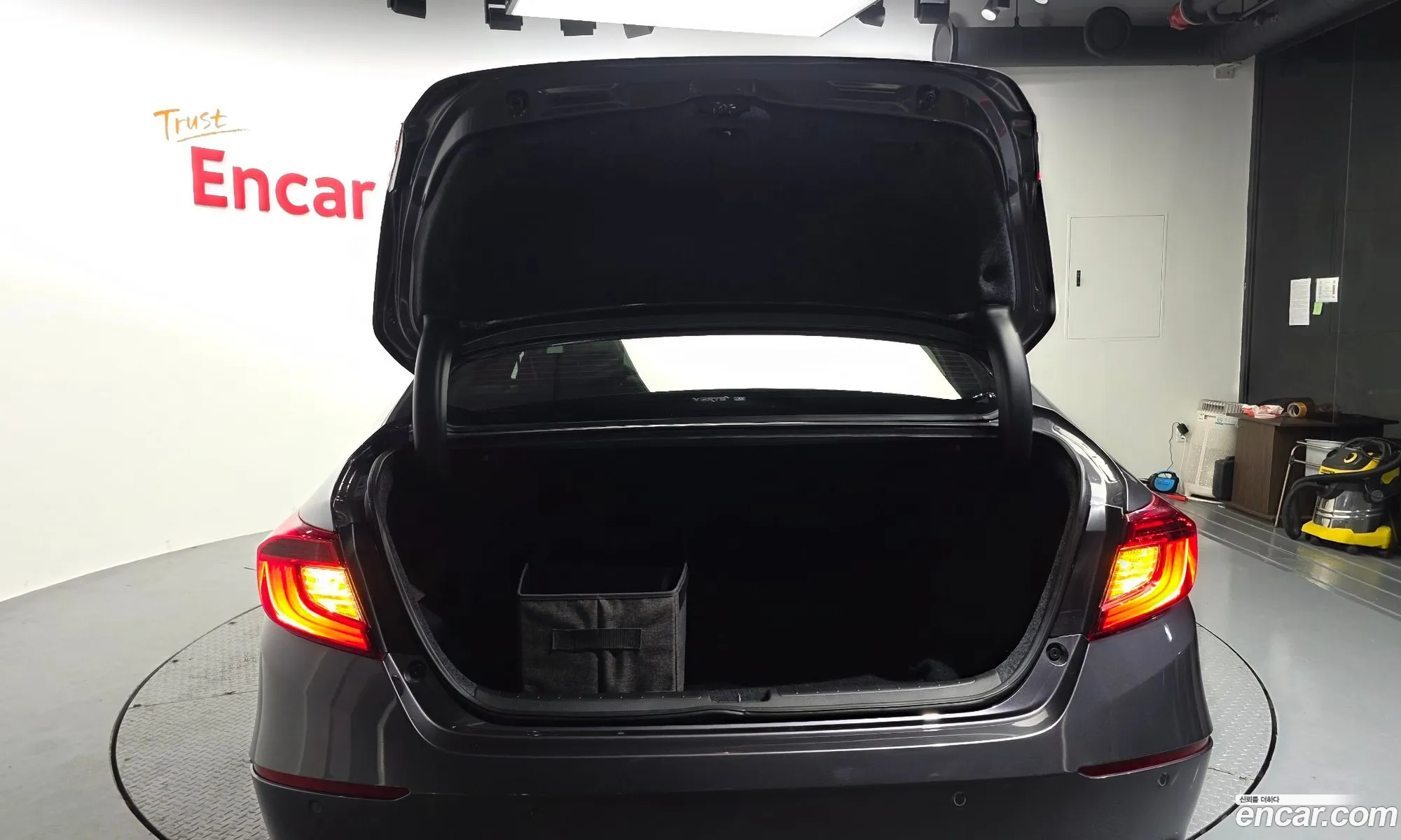 Honda Accord 10th Gen 2021 — 18